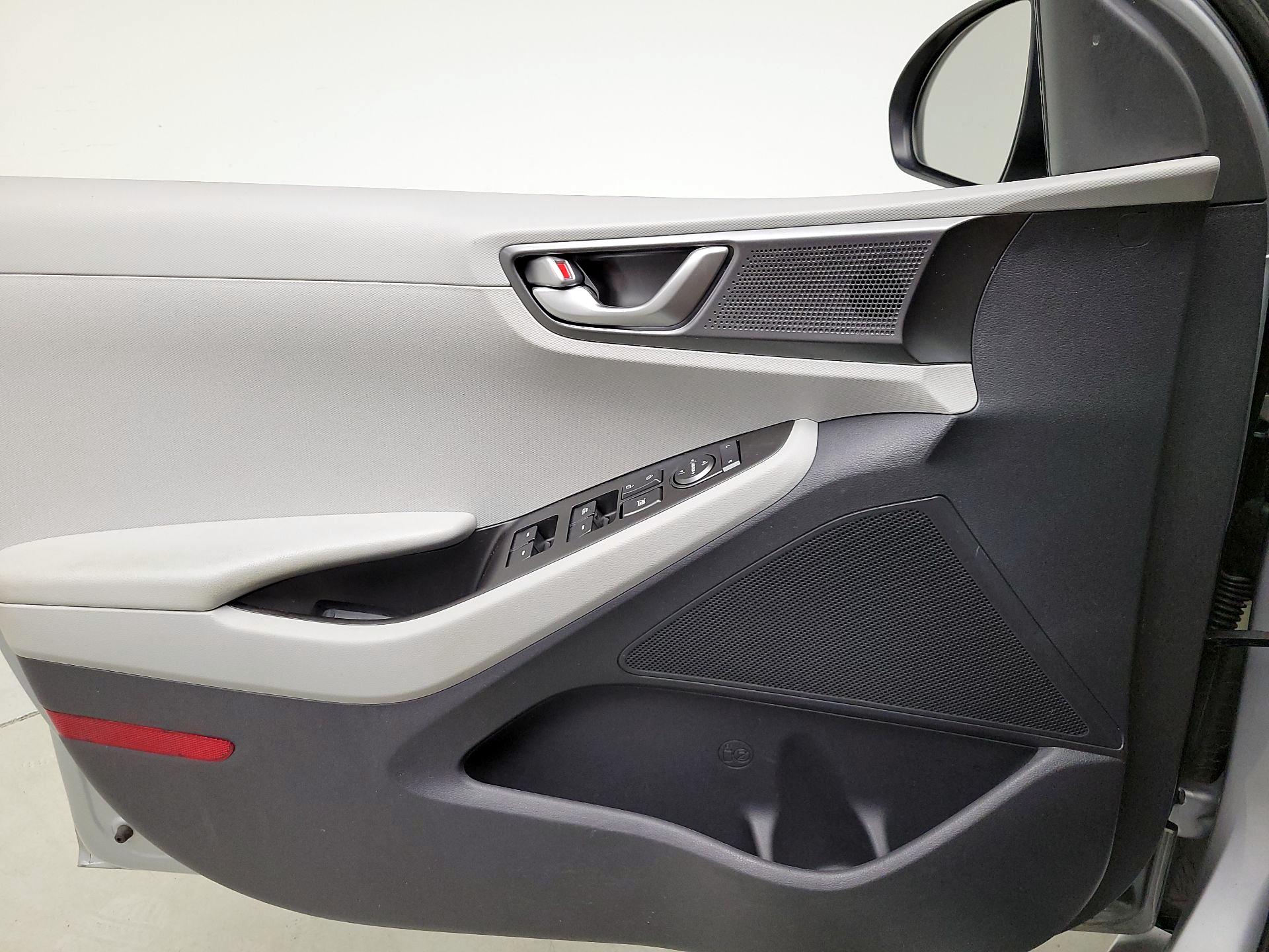 Thumbnail: 2020 Hyundai Ioniq - 12
