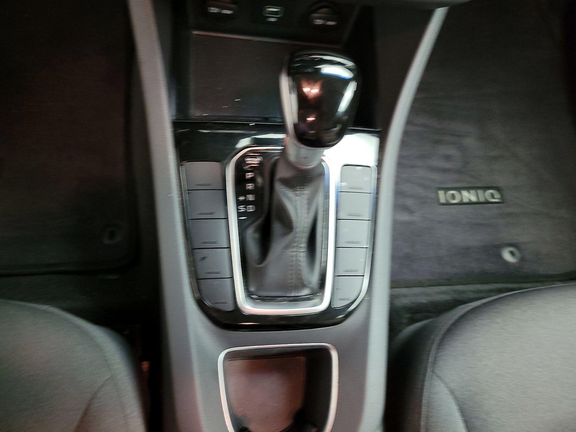 Thumbnail: 2020 Hyundai Ioniq - 18