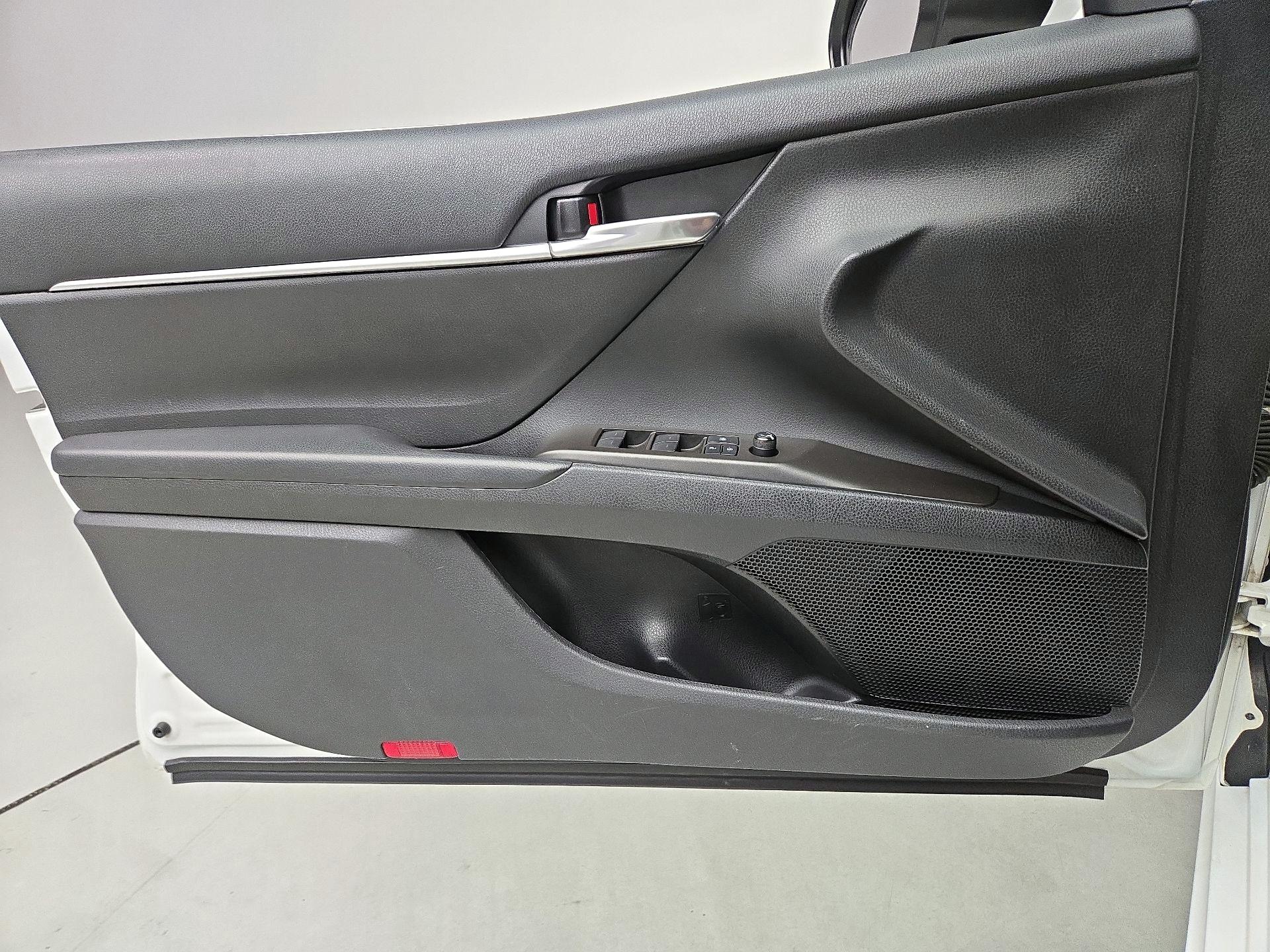 Thumbnail: 2021 Toyota Camry - 12