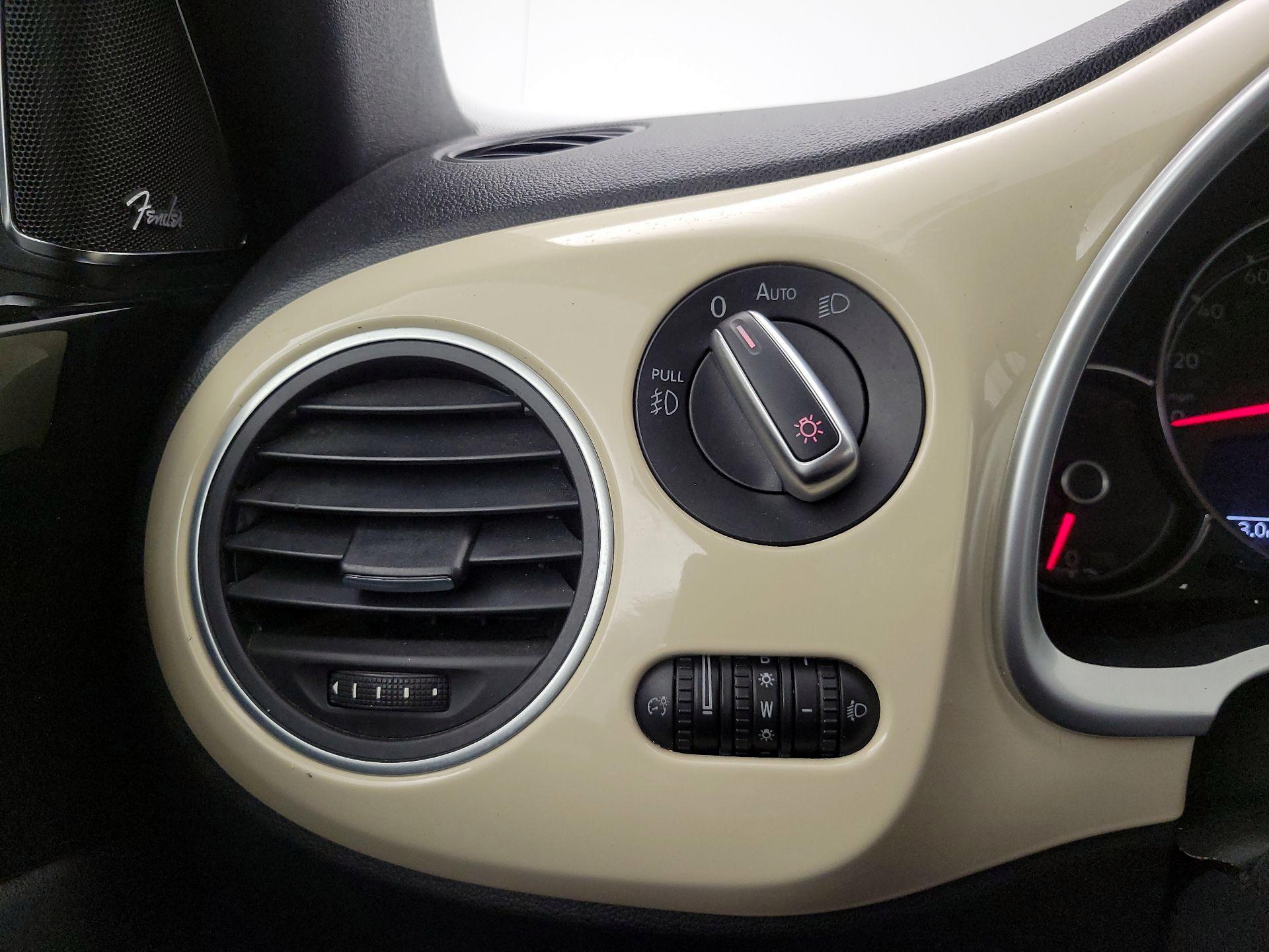 Thumbnail: 2019 Volkswagen Beetle - 13