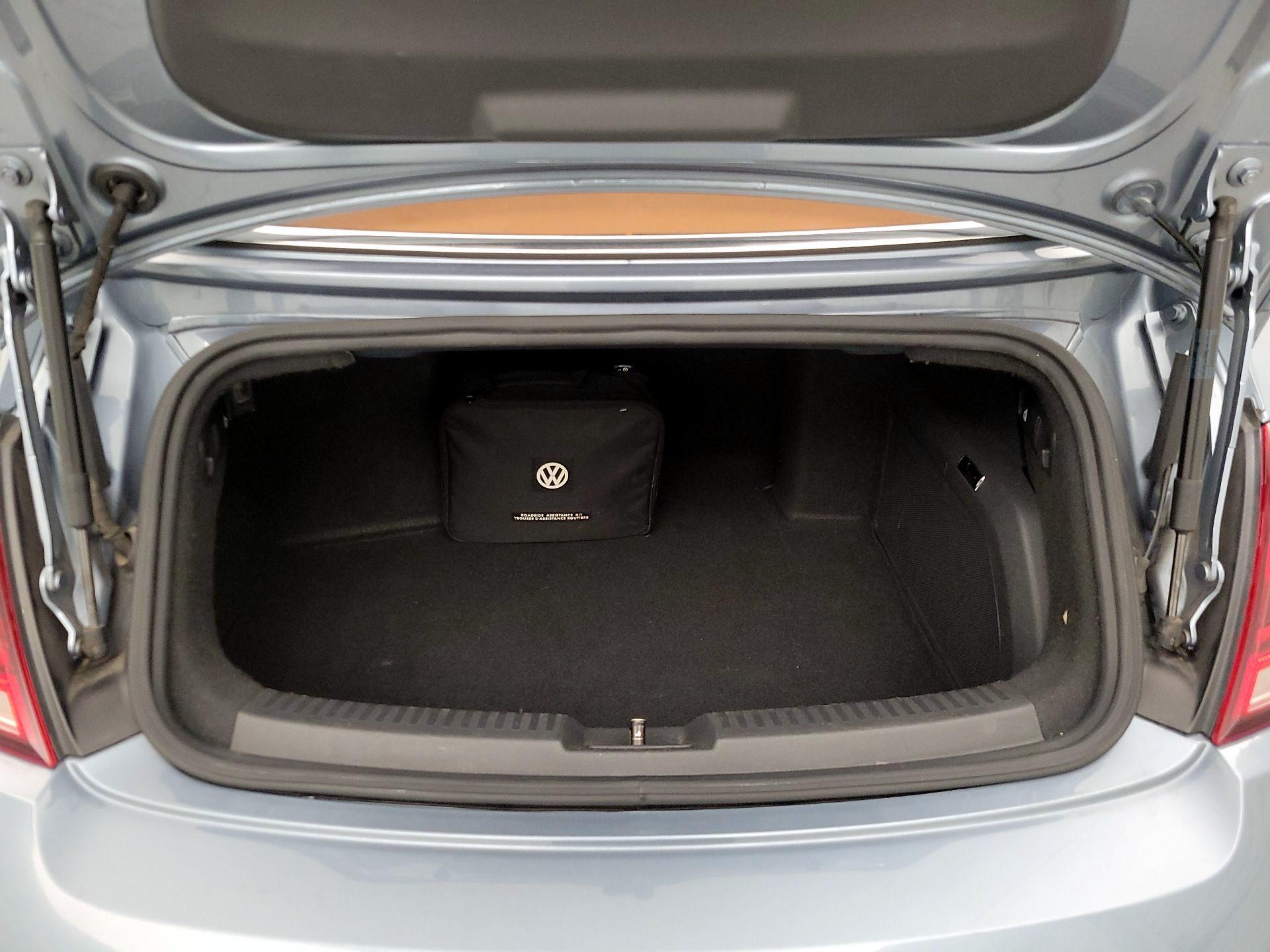 Thumbnail: 2019 Volkswagen Beetle - 20