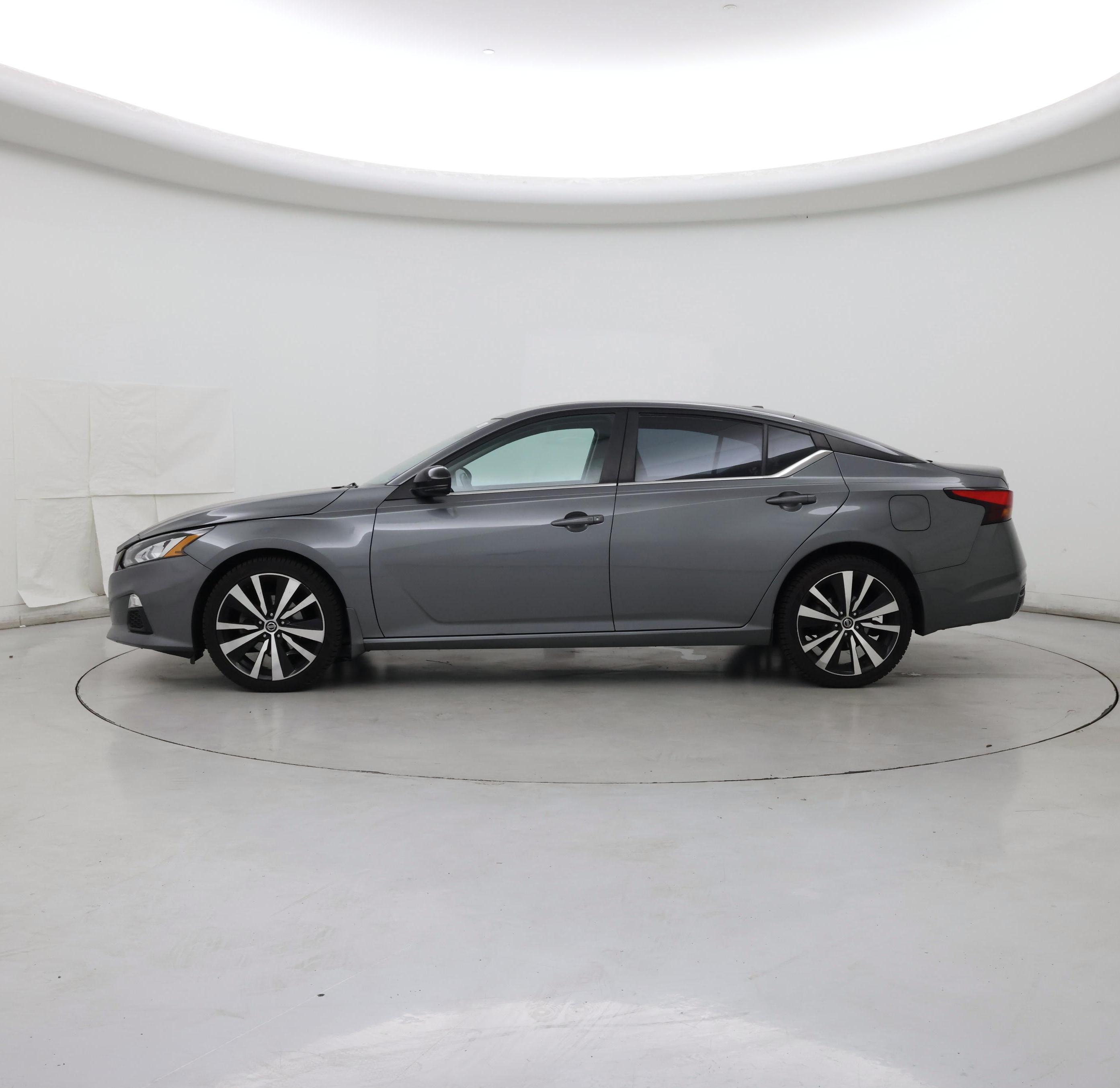 Thumbnail: 2020 Nissan Altima - 3