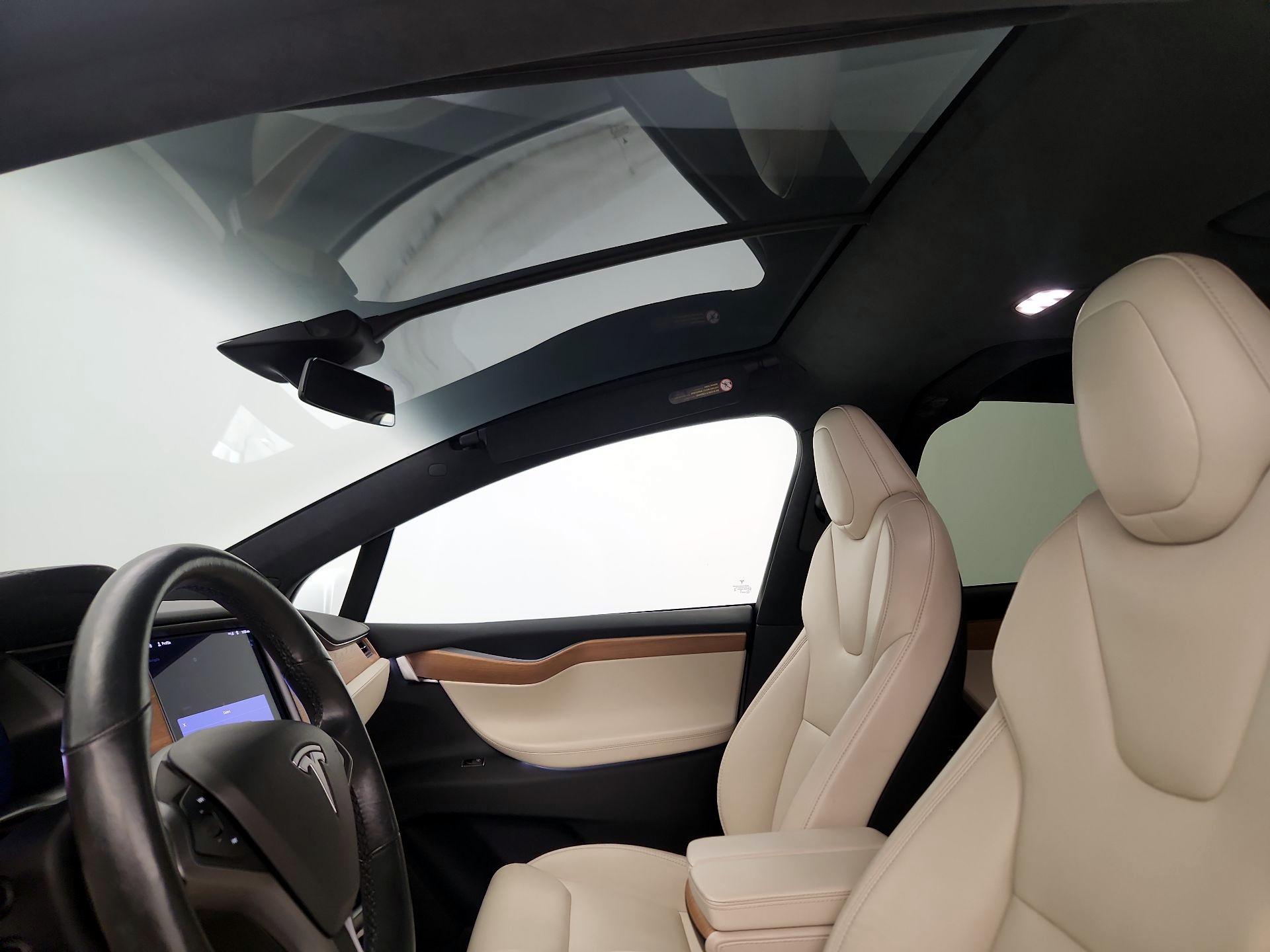 Thumbnail: 2020 Tesla Model X - 20