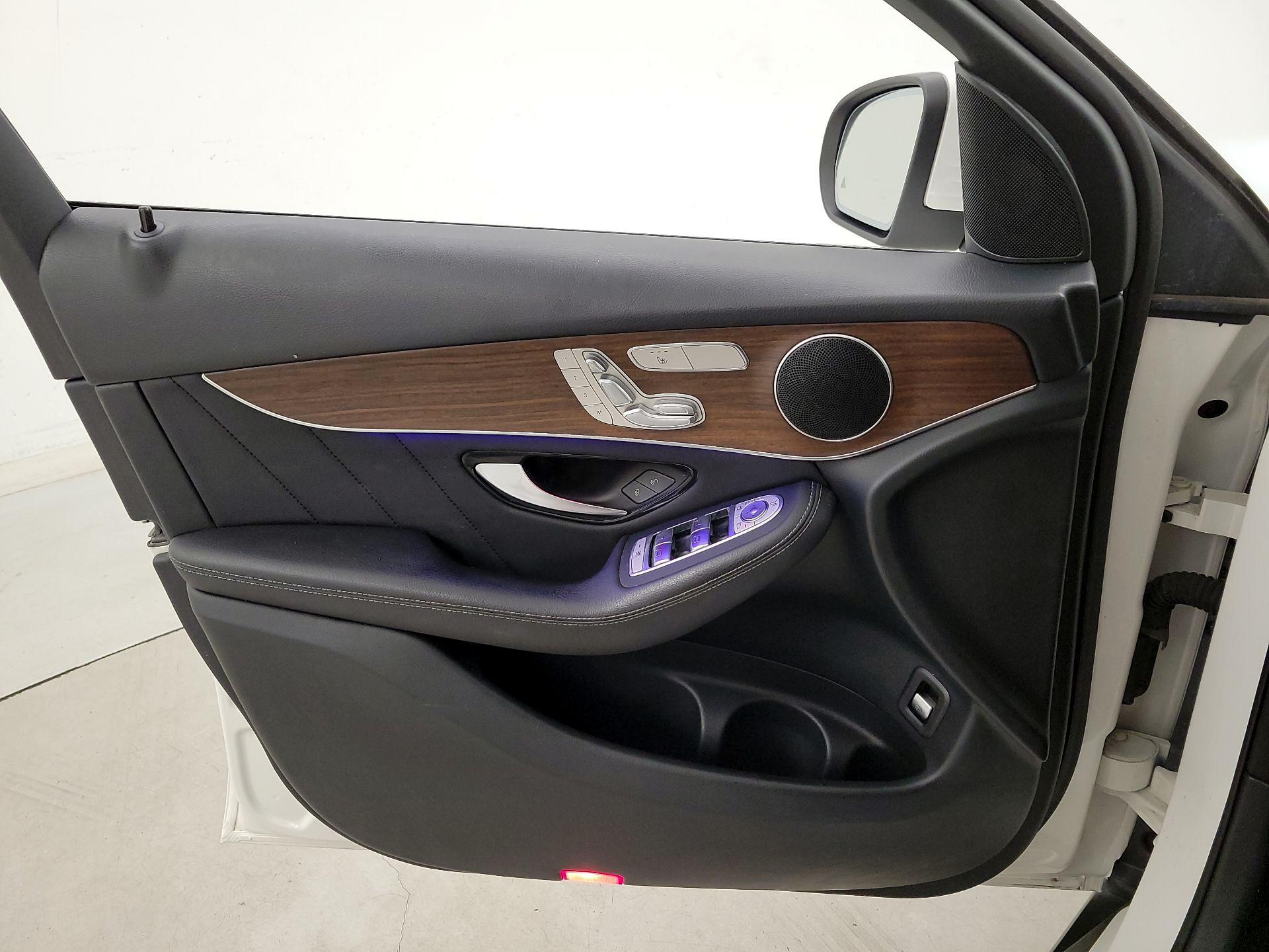 Thumbnail: 2022 Mercedes-Benz GLC - 12