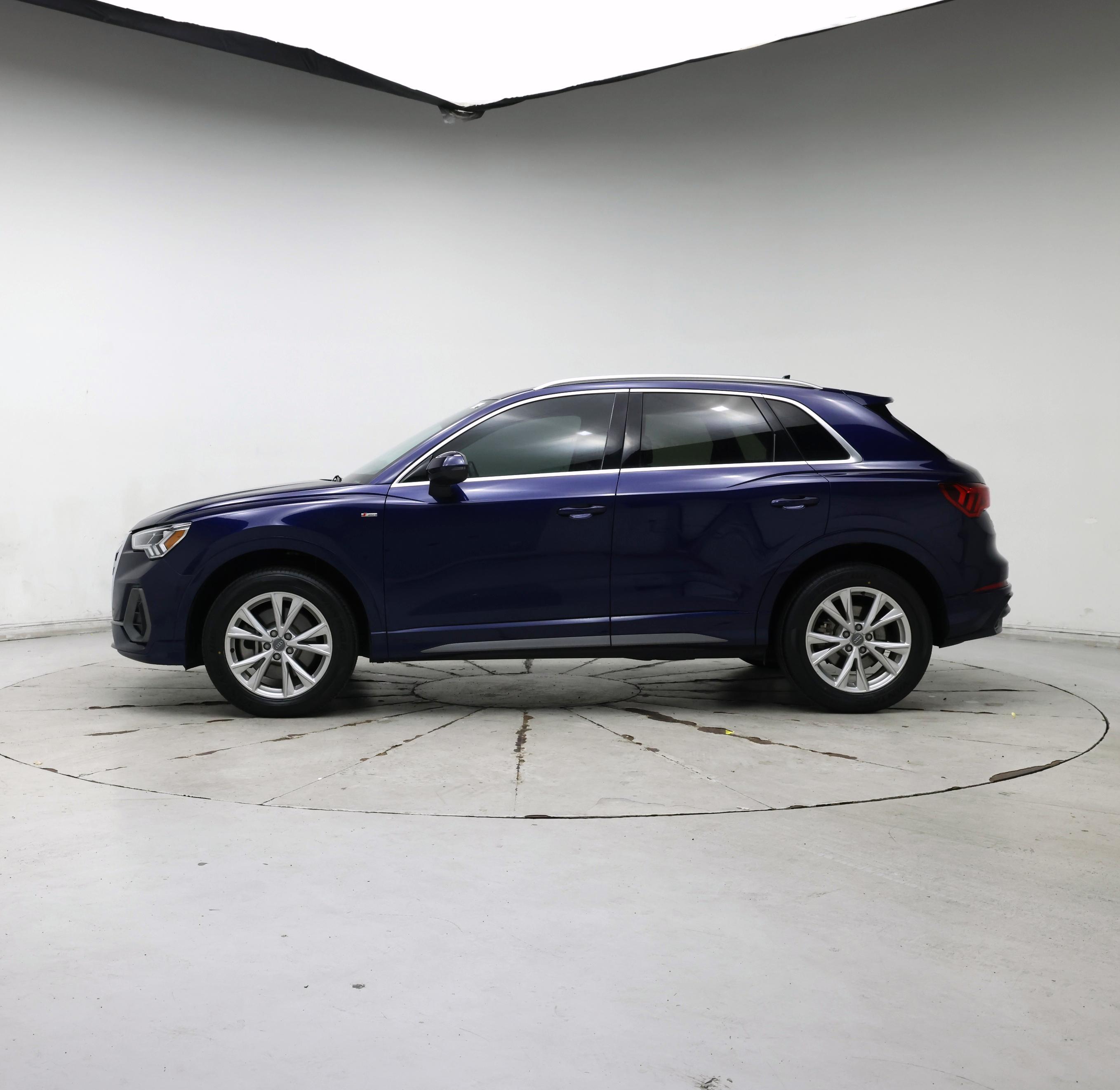 Thumbnail: 2021 Audi Q3 - 3