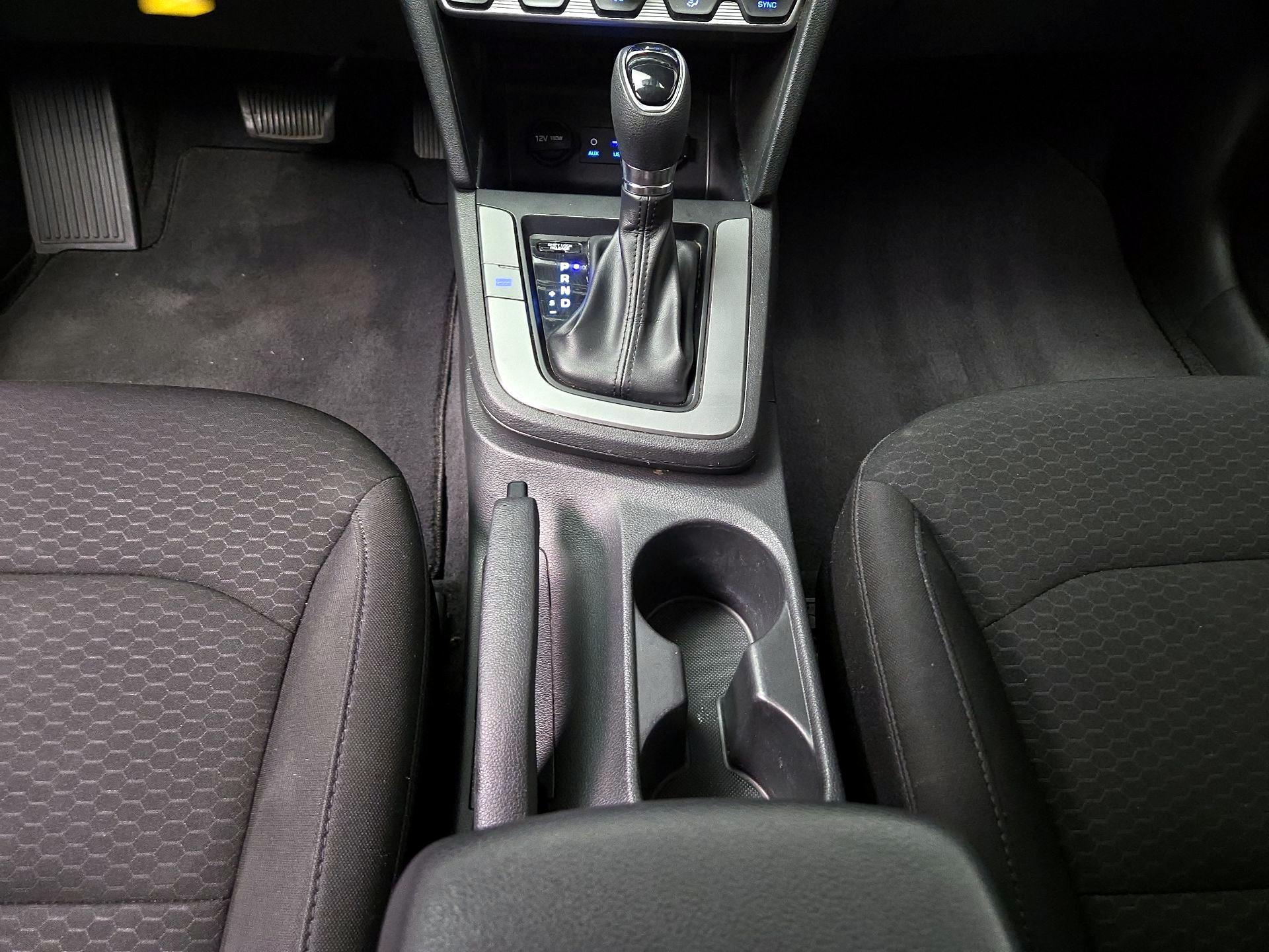 Thumbnail: 2020 Hyundai Elantra - 17