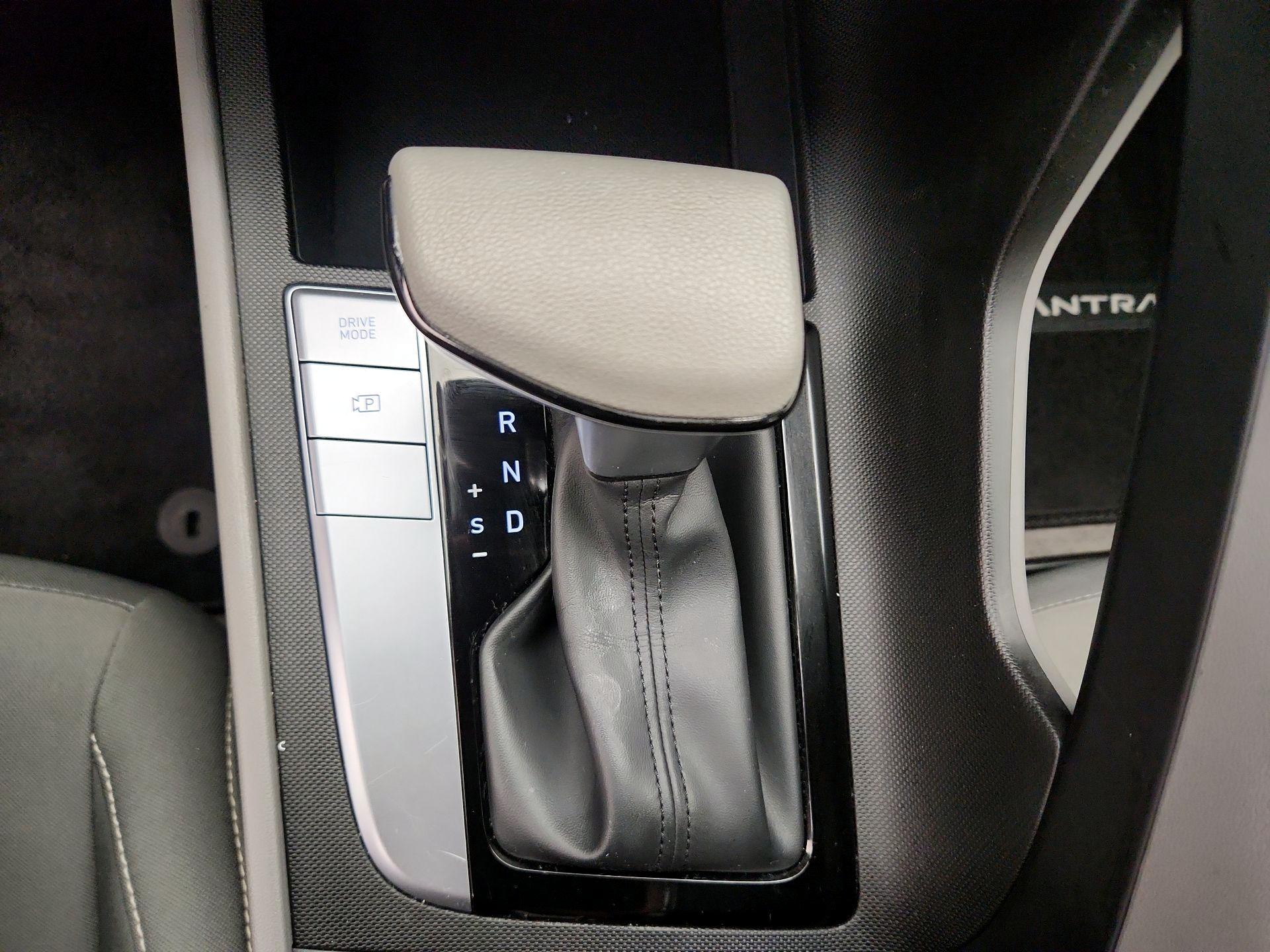 Thumbnail: 2024 Hyundai Elantra - 18