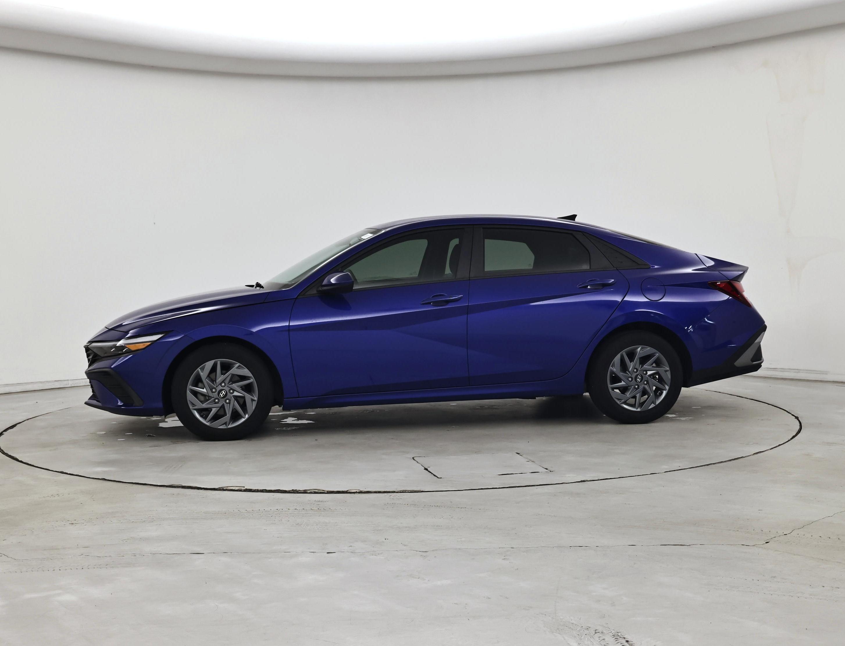 Thumbnail: 2024 Hyundai Elantra - 3
