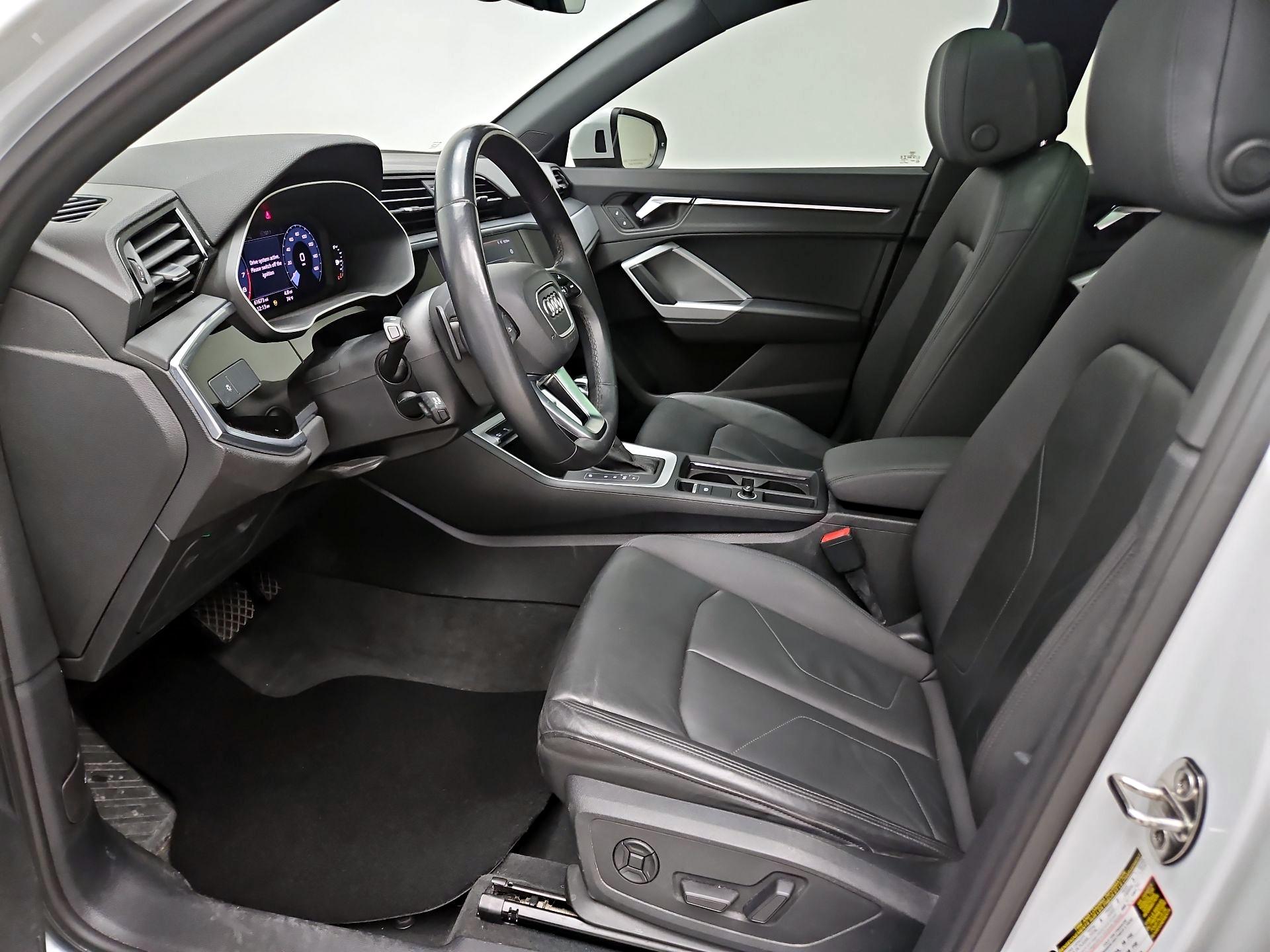 Thumbnail: 2021 Audi Q3 - 11
