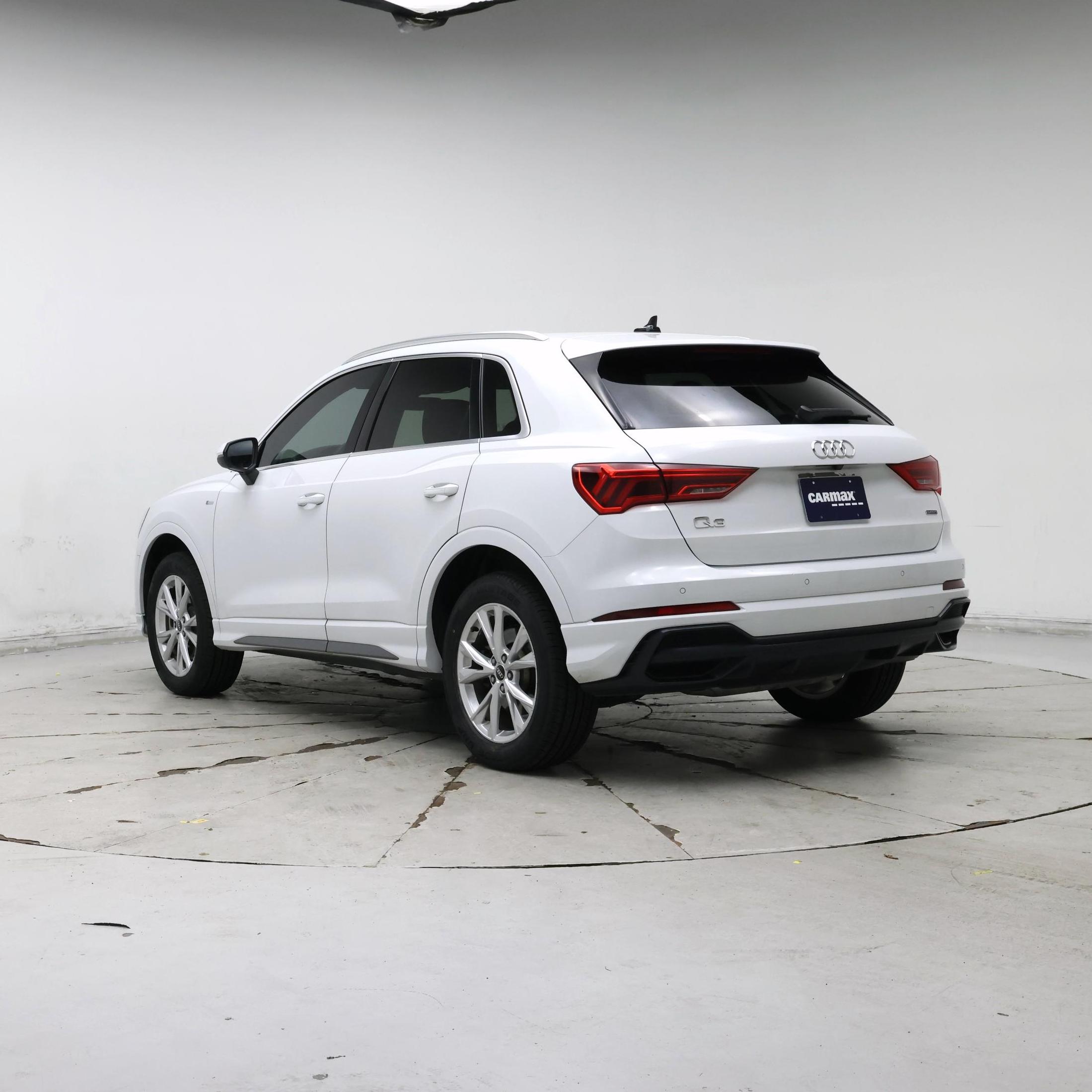 Thumbnail: 2021 Audi Q3 - 2