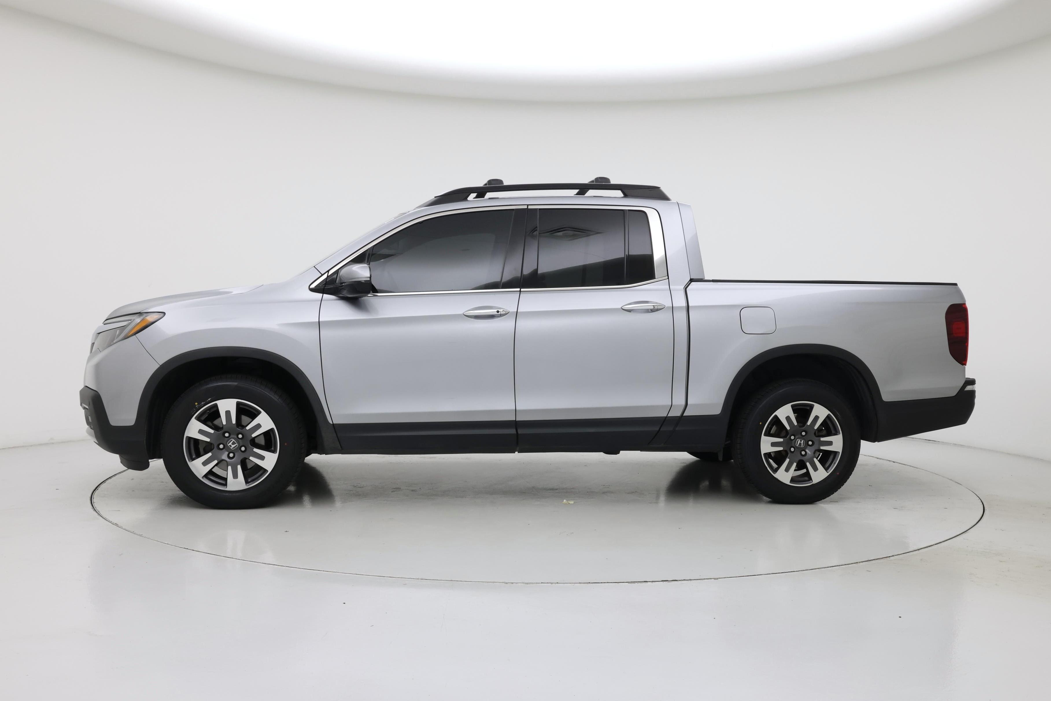 Thumbnail: 2017 Honda Ridgeline - 3