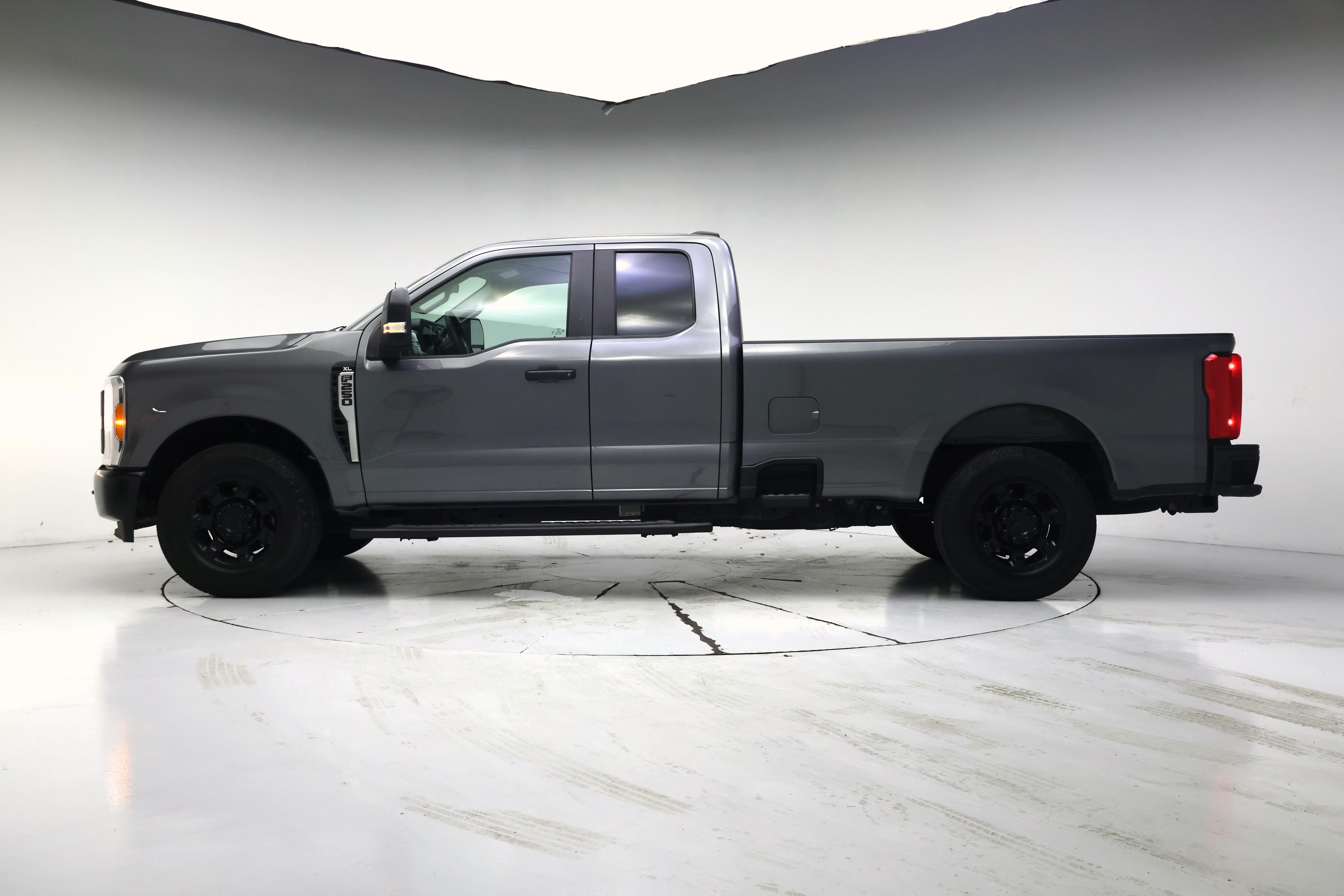 Thumbnail: 2023 Ford F-250 - 3