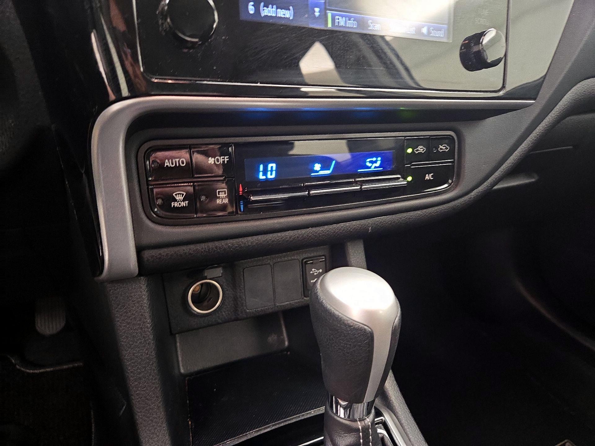 Thumbnail: 2018 Toyota Corolla - 16