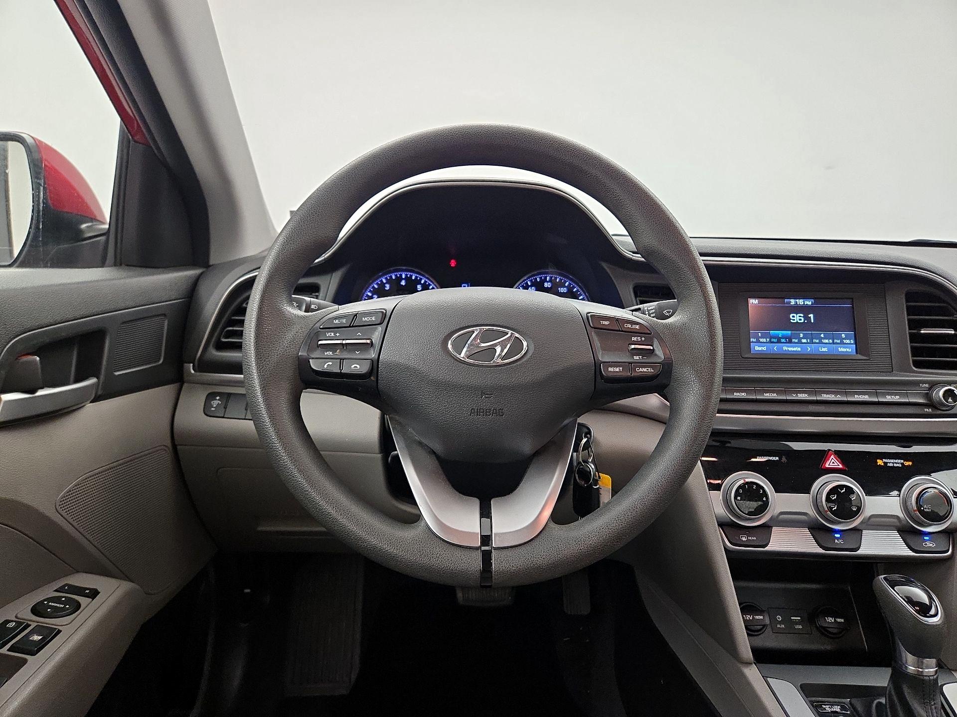 Thumbnail: 2019 Hyundai Elantra - 10