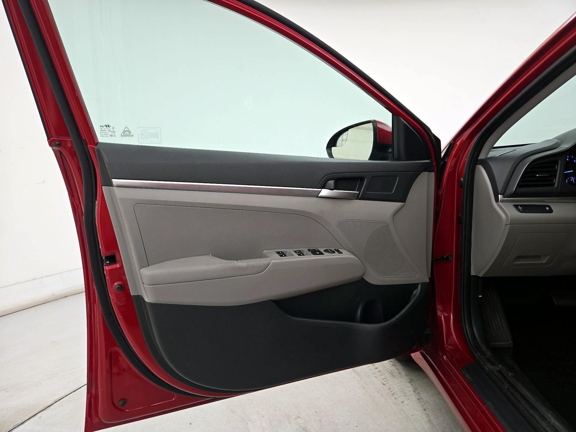 Thumbnail: 2019 Hyundai Elantra - 12