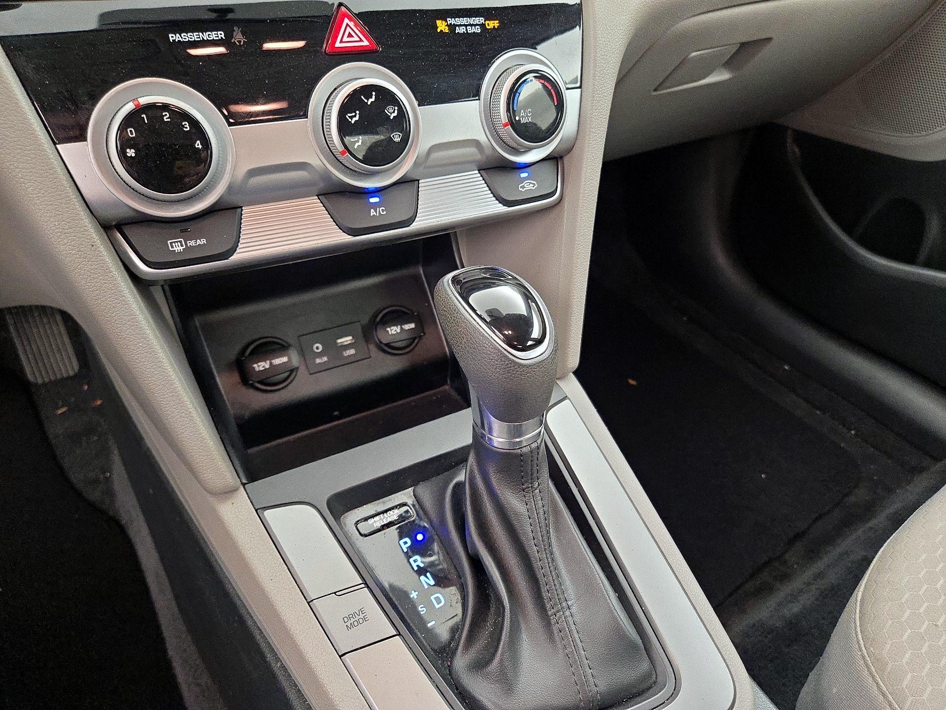Thumbnail: 2019 Hyundai Elantra - 17