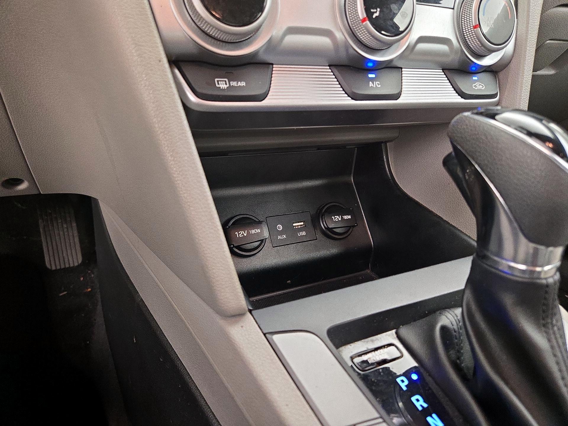 Thumbnail: 2019 Hyundai Elantra - 18