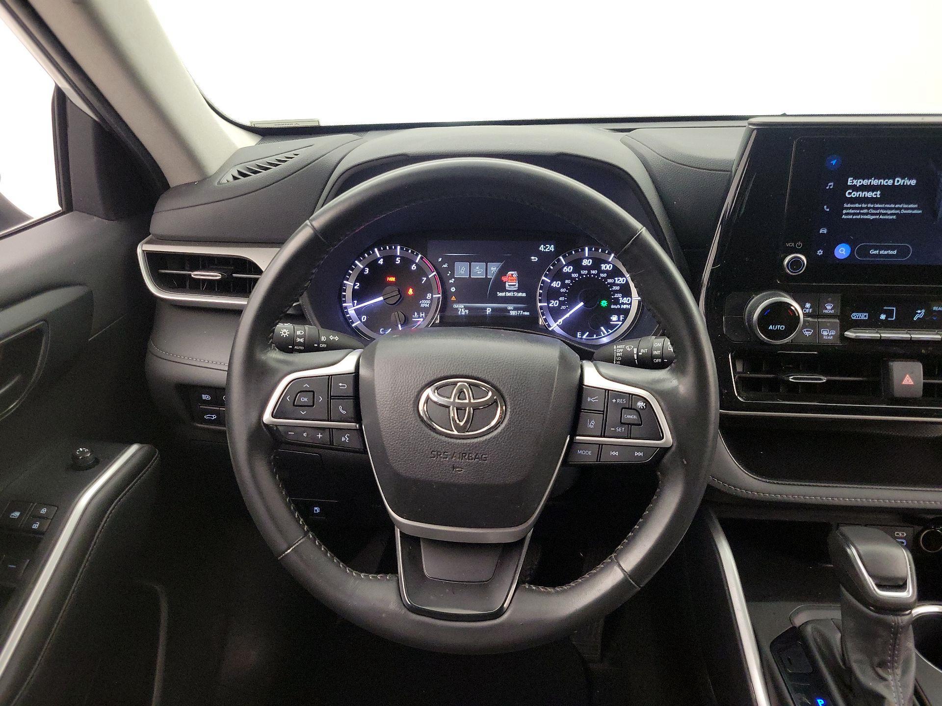 Thumbnail: 2023 Toyota Highlander - 10