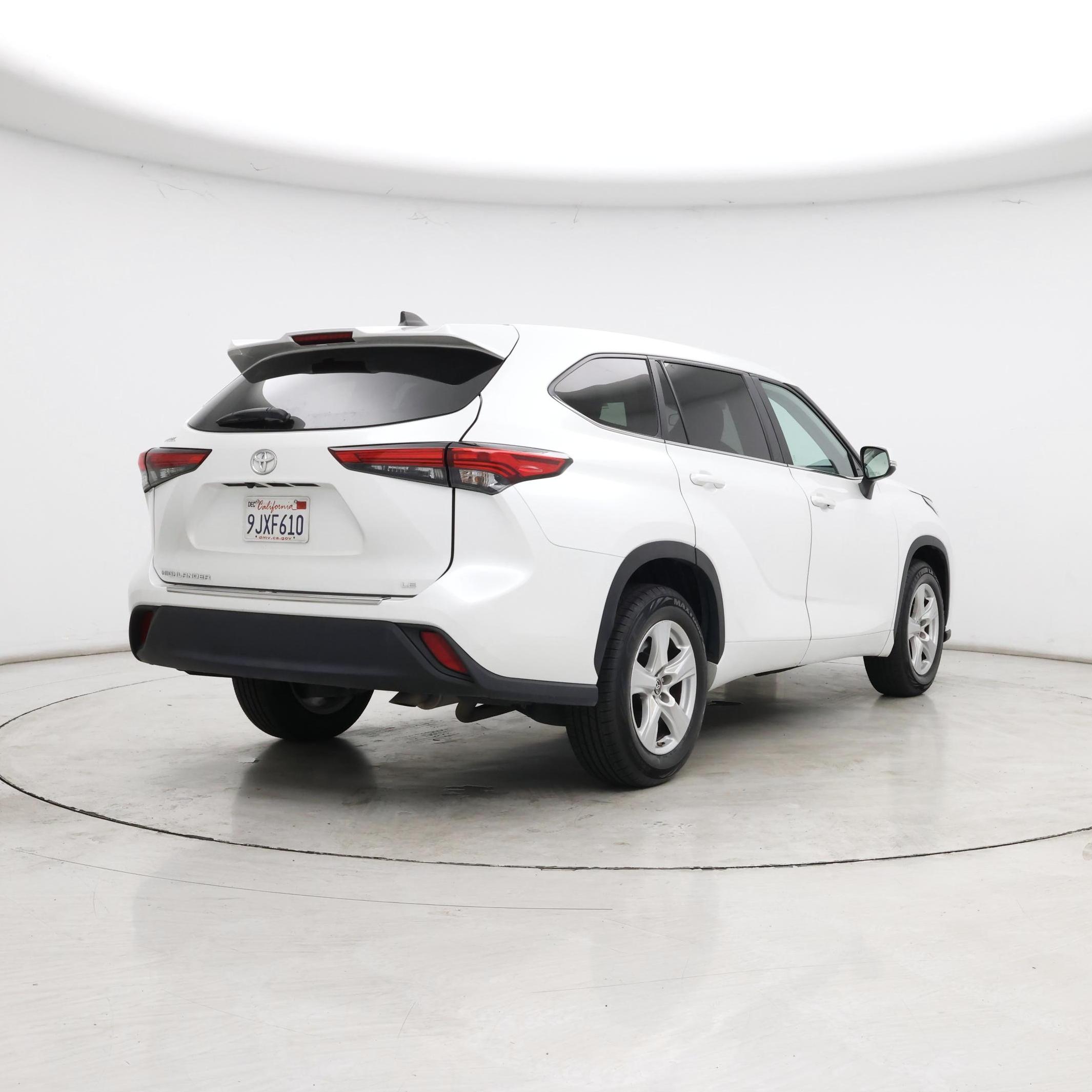 Thumbnail: 2023 Toyota Highlander - 8