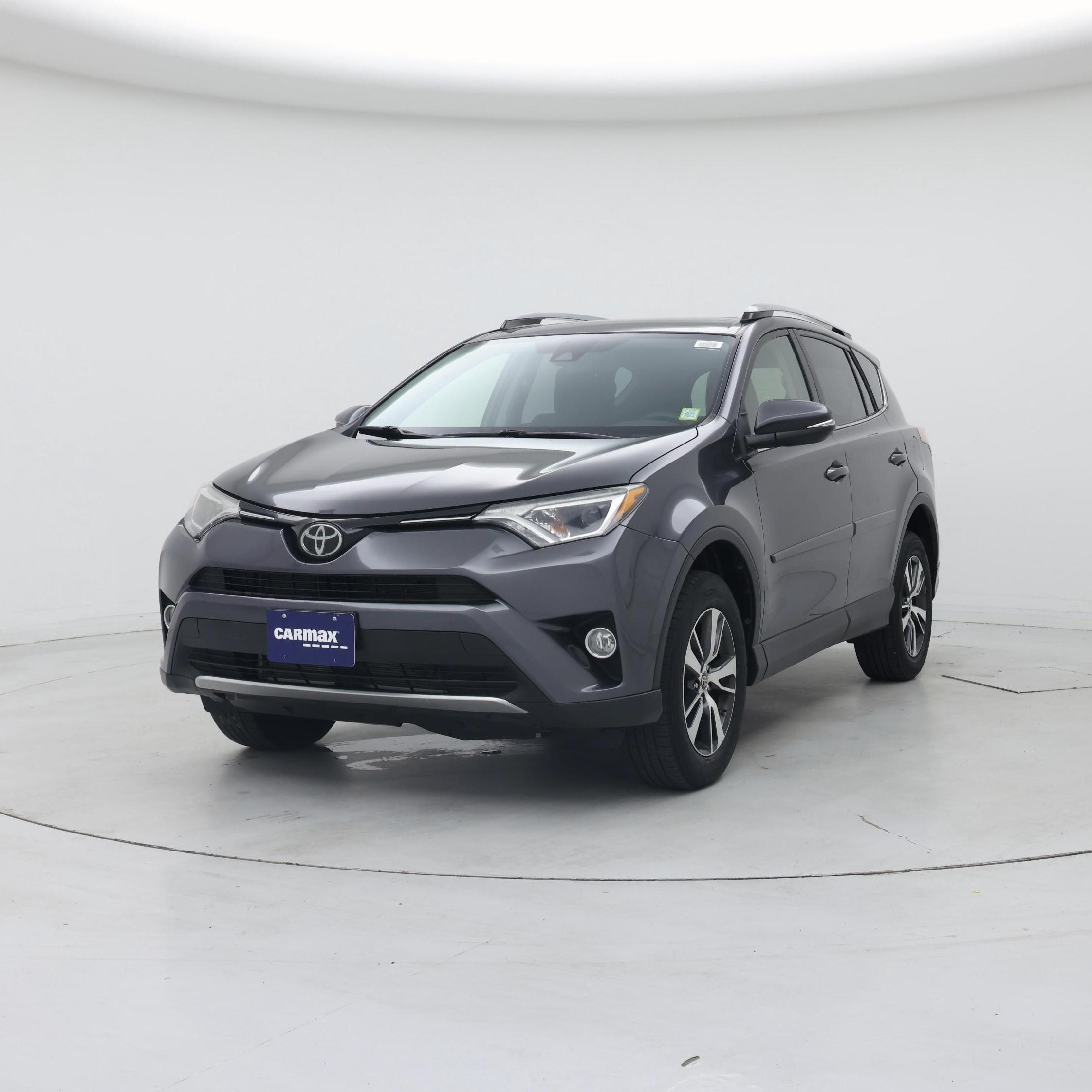 Thumbnail: 2017 Toyota RAV4 - 4
