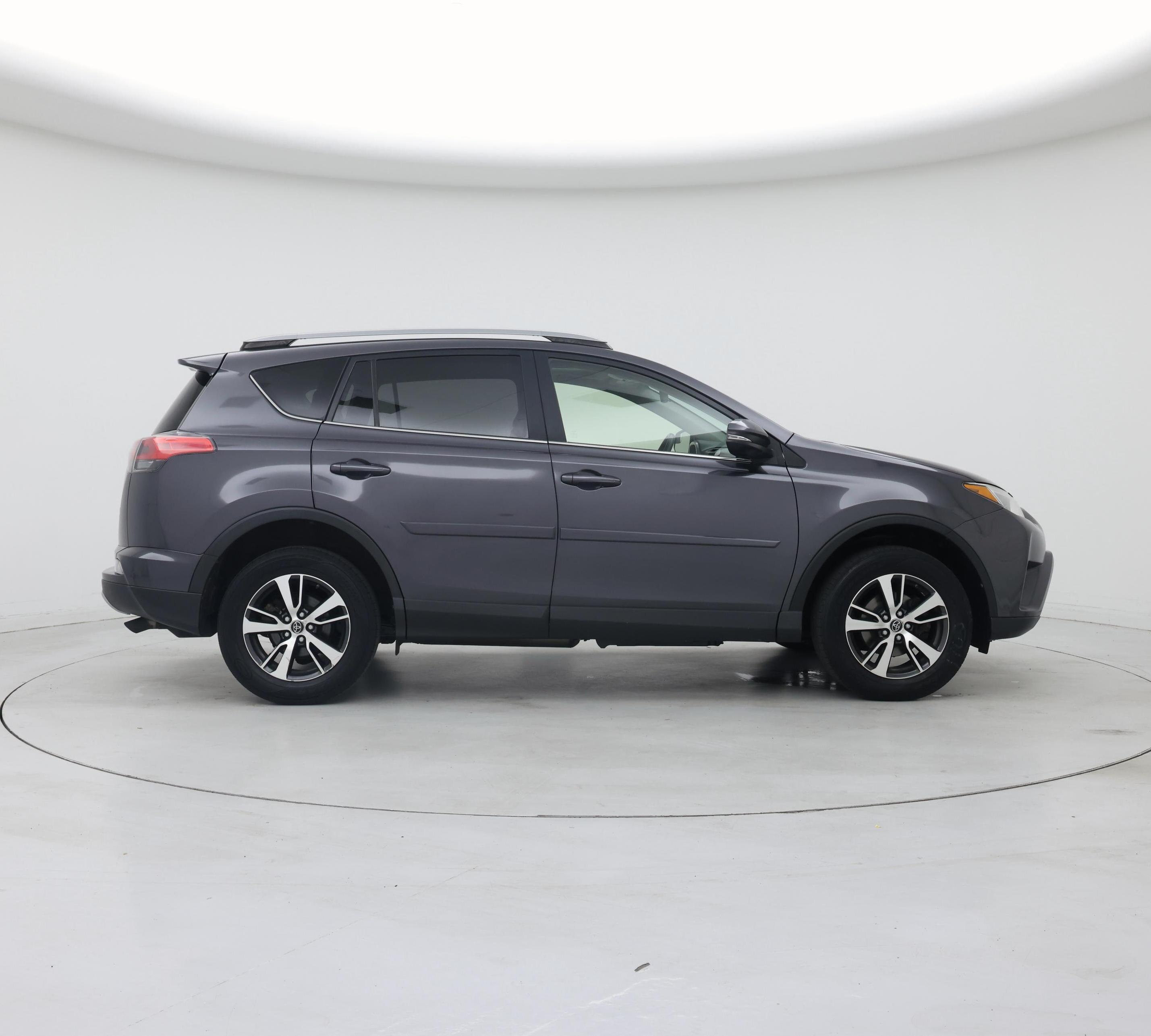 Thumbnail: 2017 Toyota RAV4 - 7