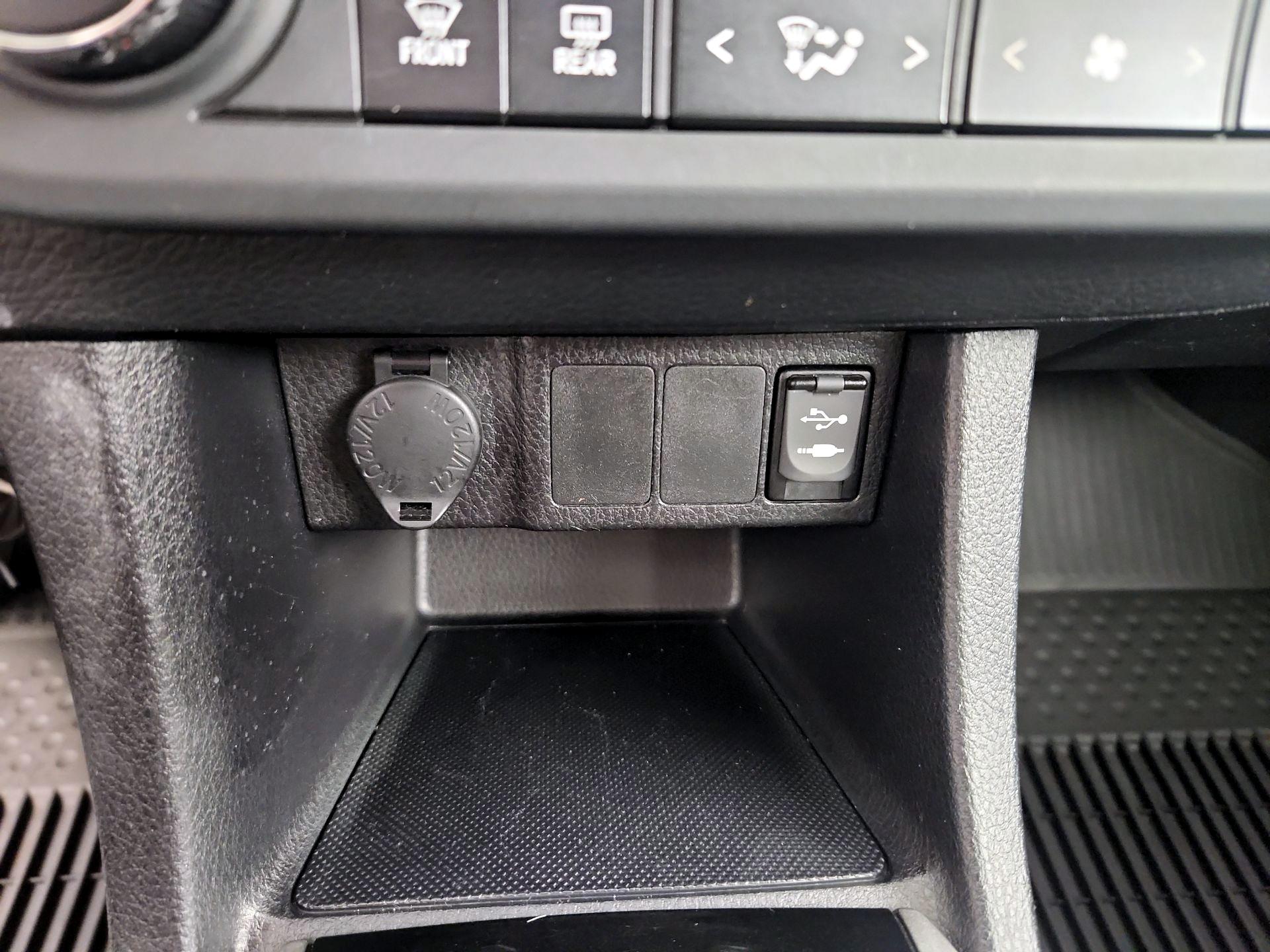 Thumbnail: 2014 Toyota Corolla - 18