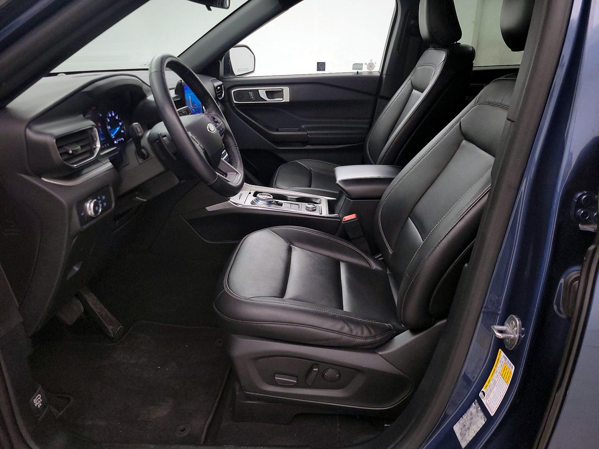 Thumbnail: 2020 Ford Explorer - 11