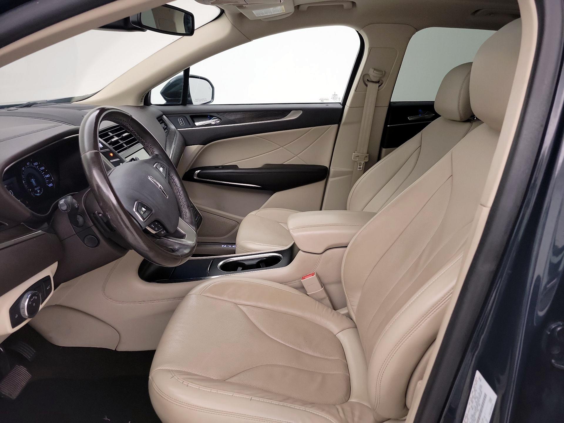 Thumbnail: 2019 Lincoln MKC - 11