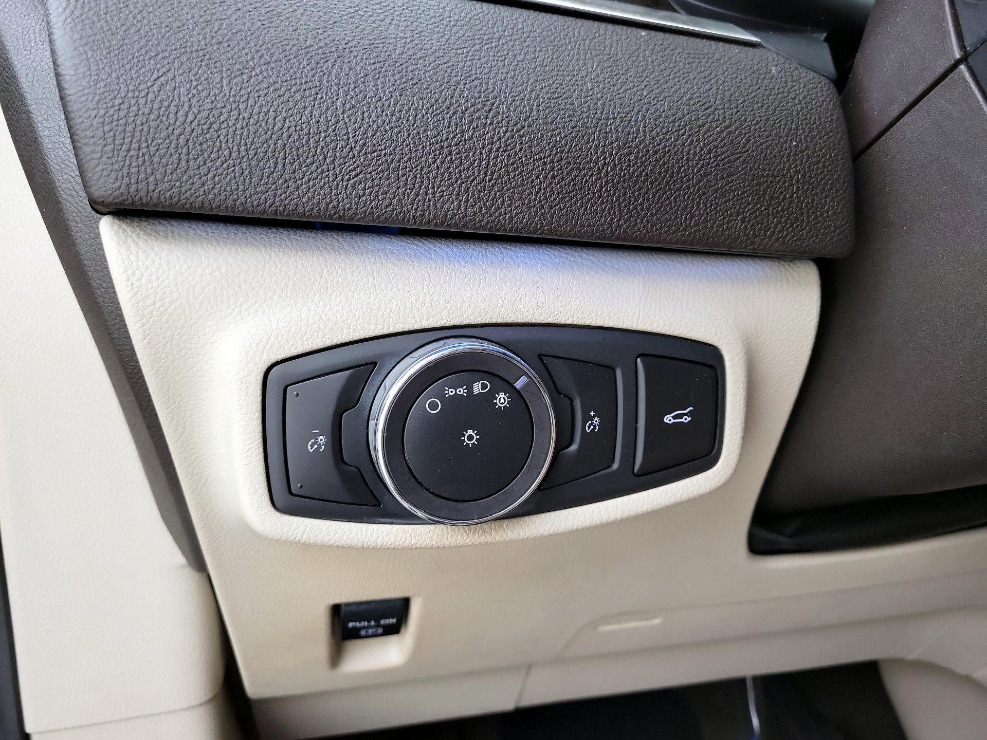 Thumbnail: 2019 Lincoln MKC - 13