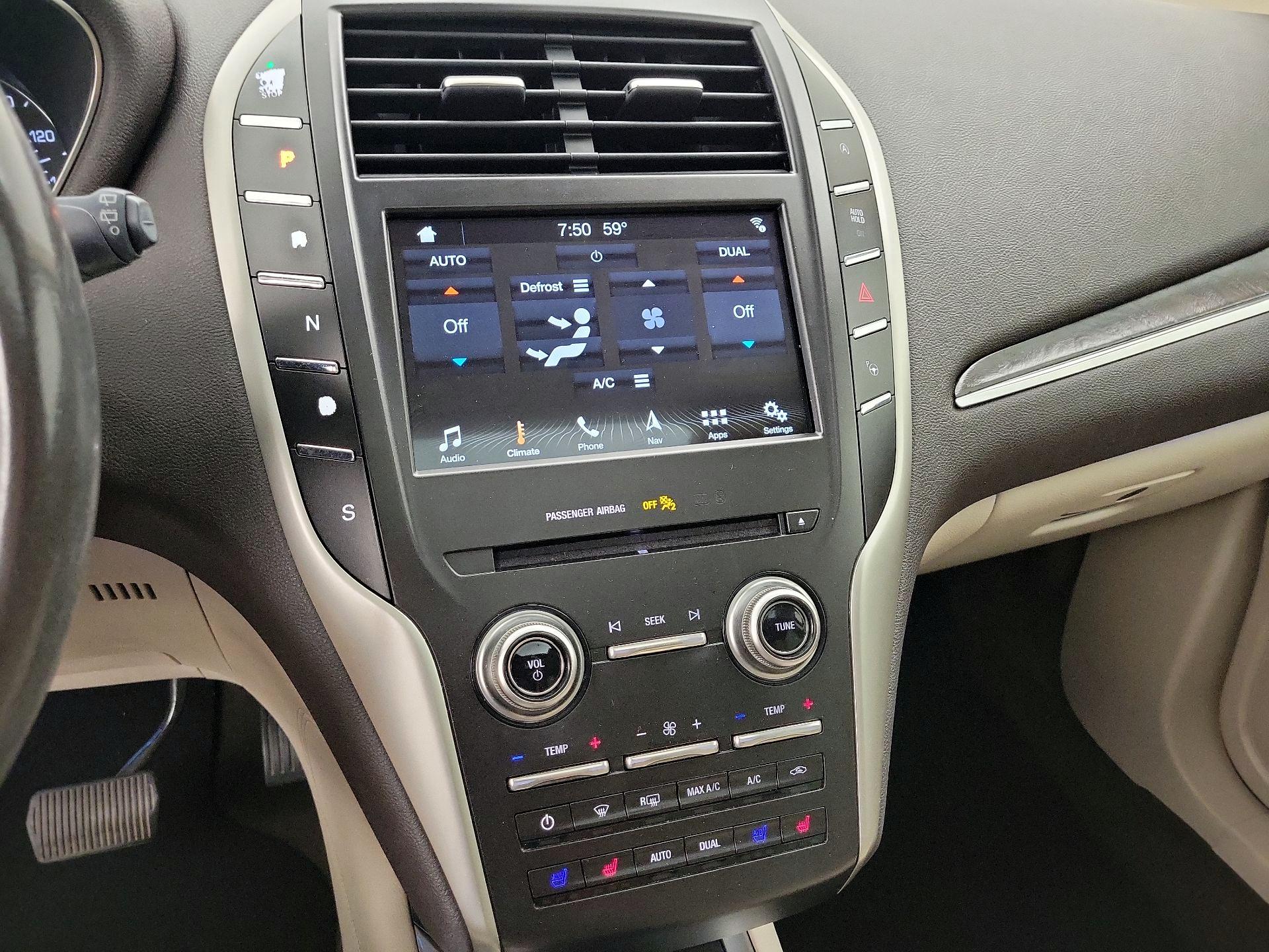 Thumbnail: 2019 Lincoln MKC - 16