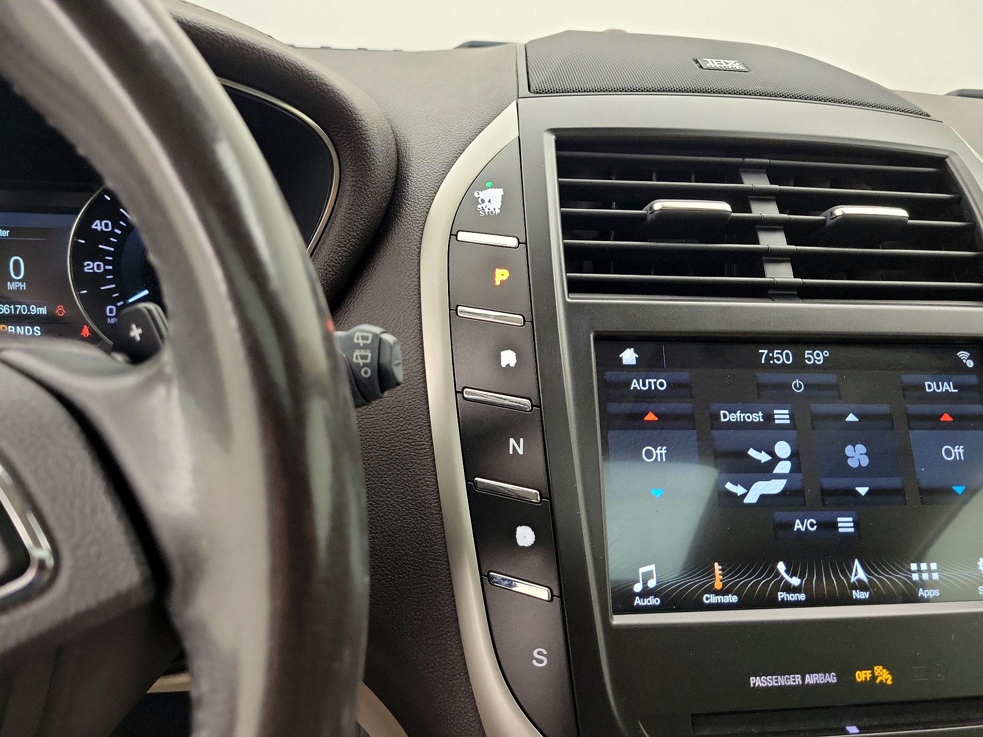 Thumbnail: 2019 Lincoln MKC - 17