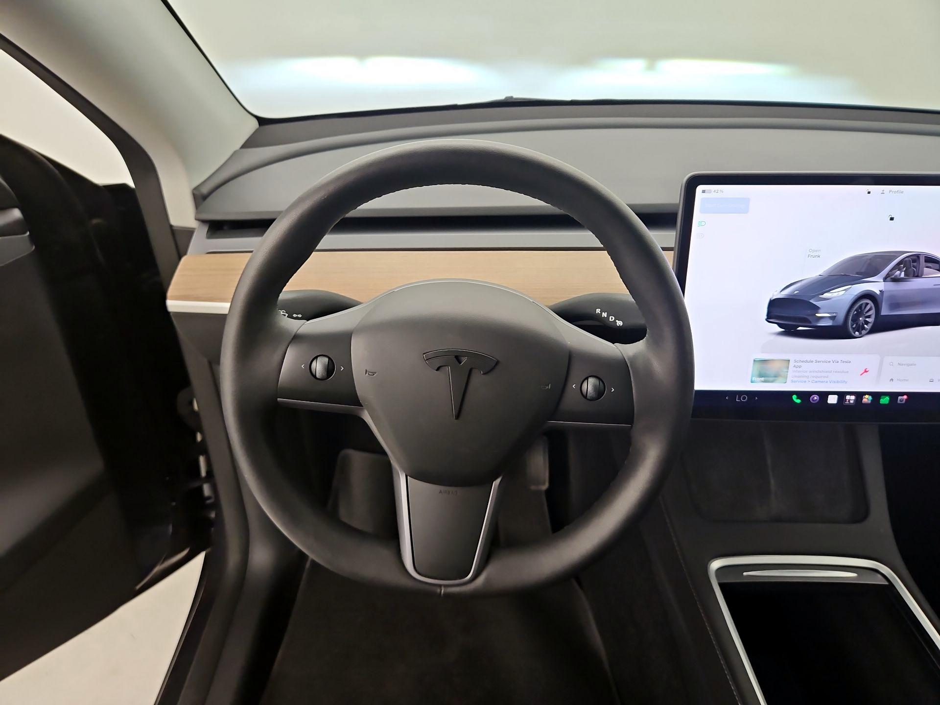 Thumbnail: 2023 Tesla Model Y - 10