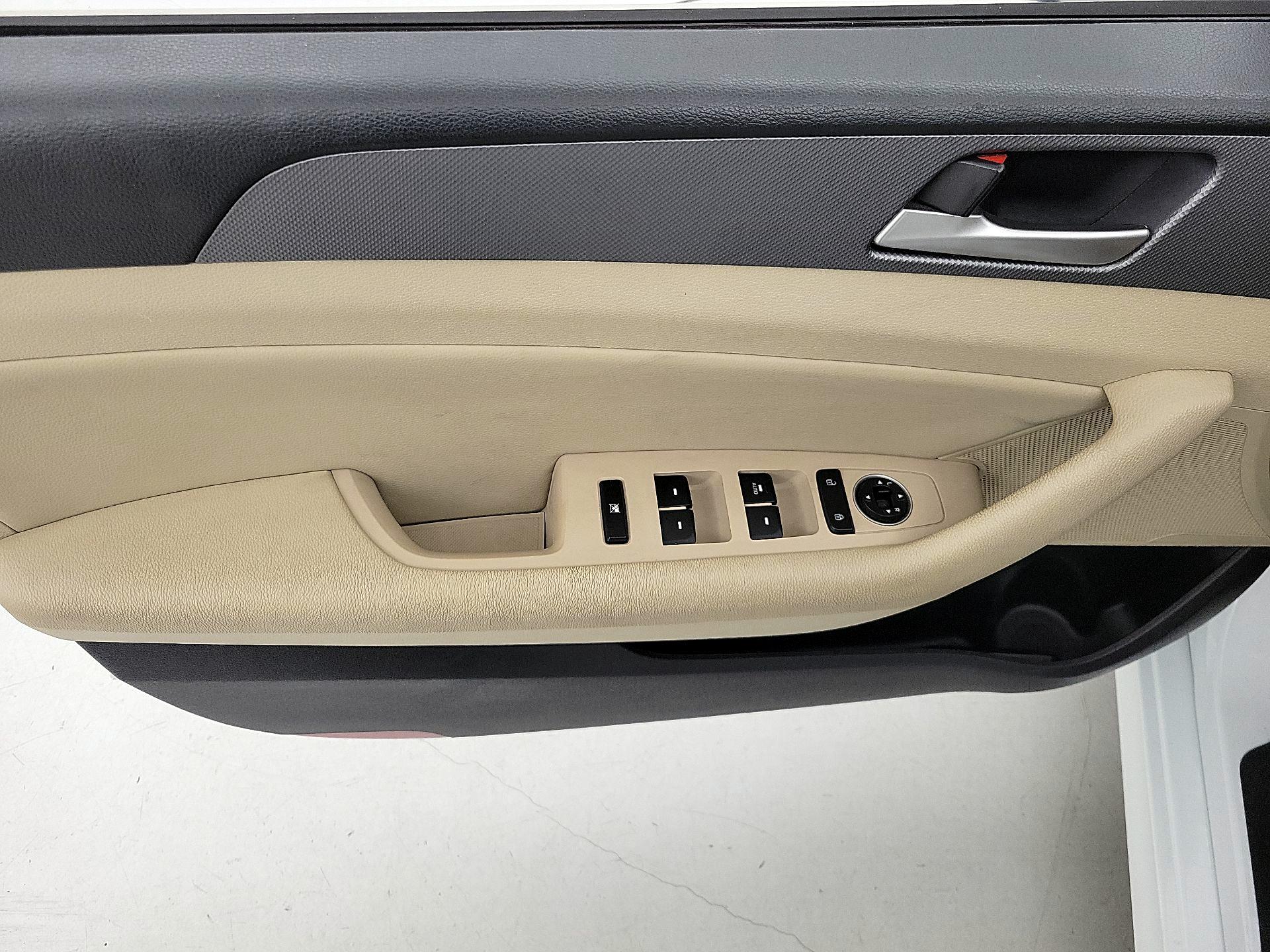 Thumbnail: 2018 Hyundai Sonata - 12