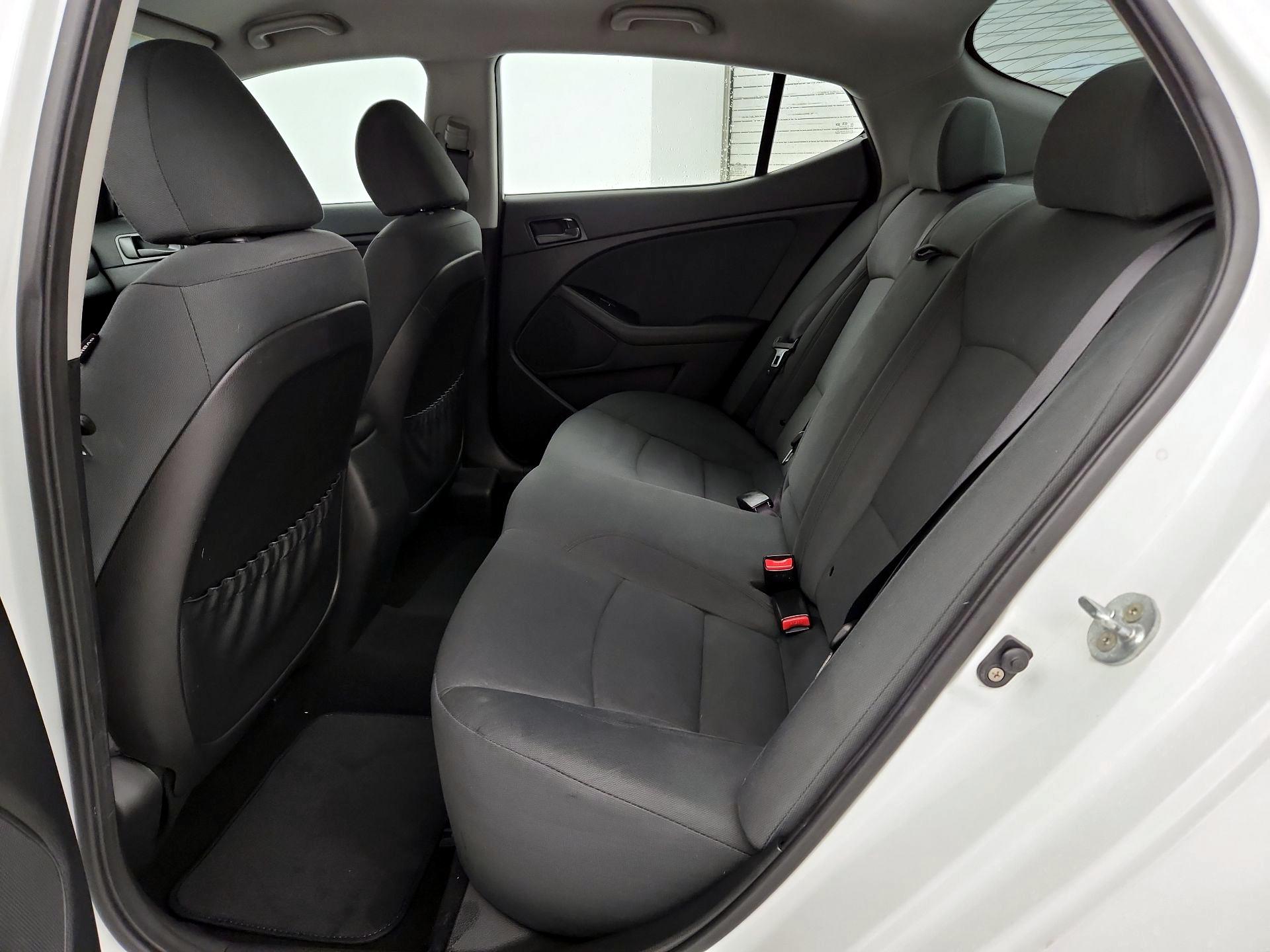 Thumbnail: 2015 Kia Optima - 18