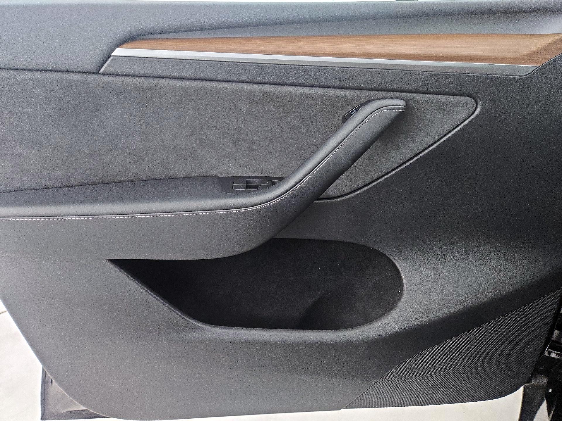 Thumbnail: 2023 Tesla Model Y - 12