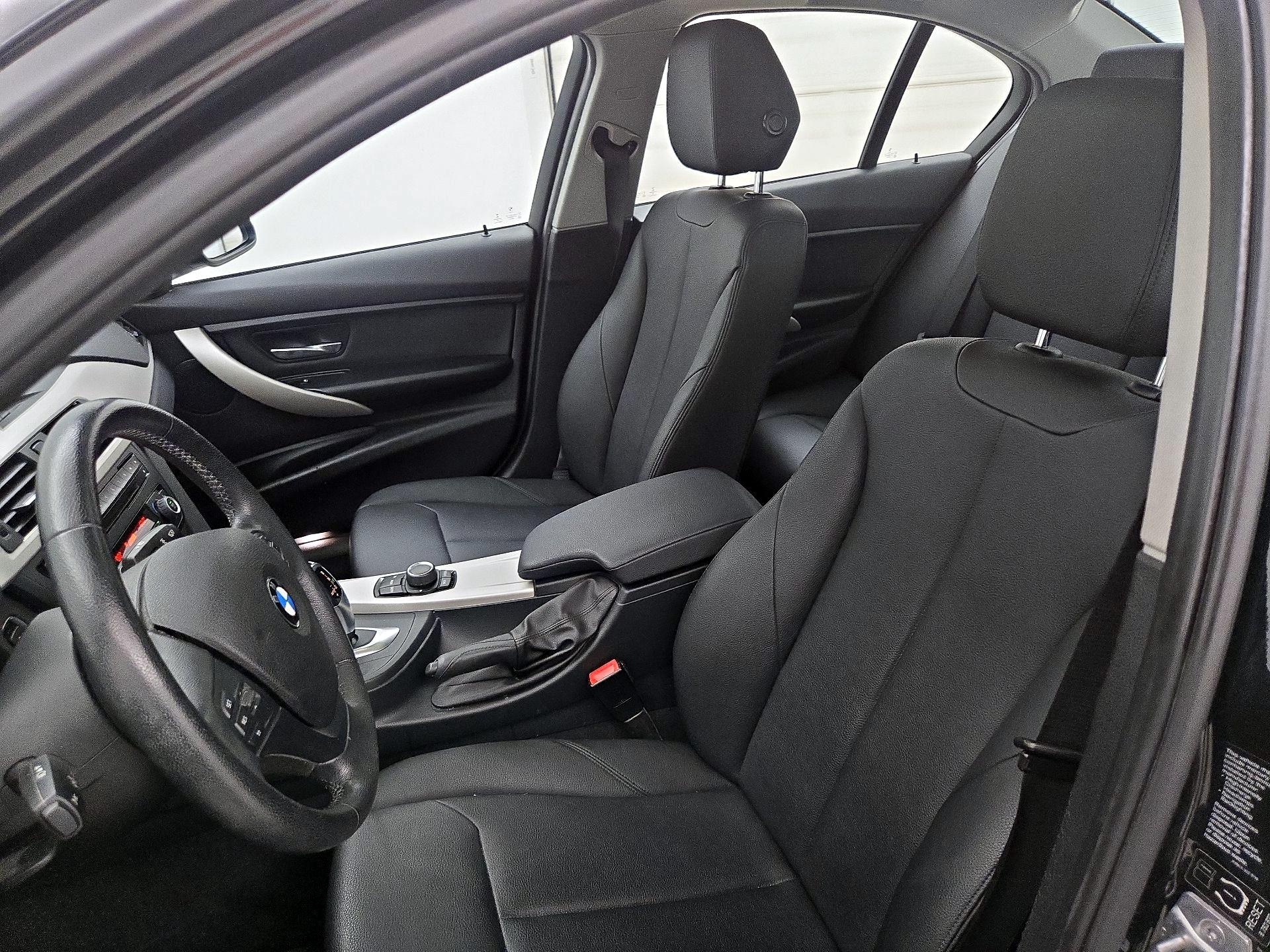Thumbnail: 2015 BMW 3 Series - 11