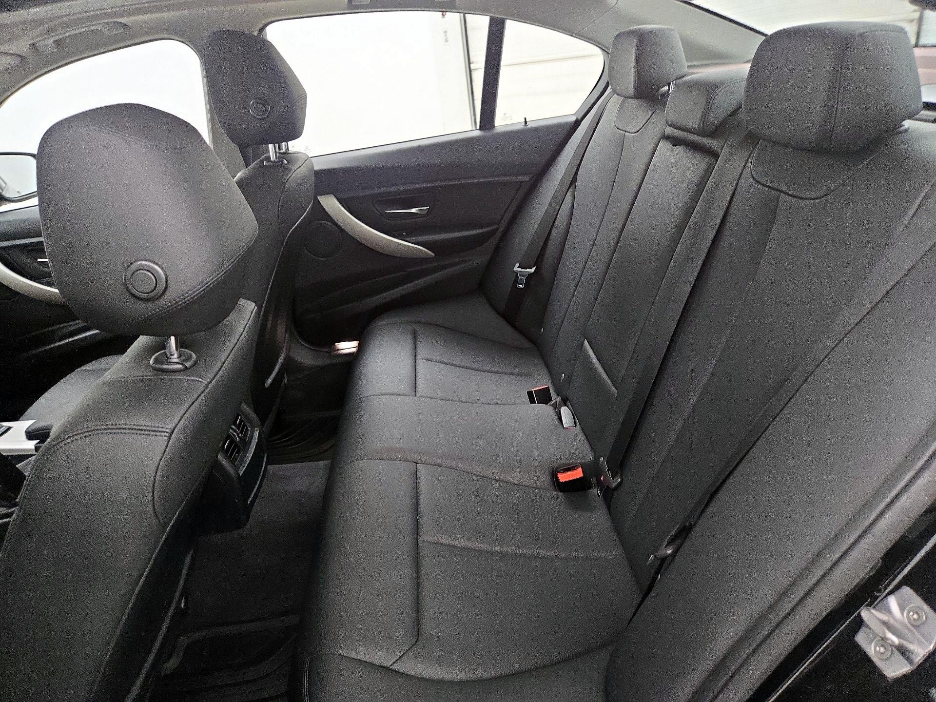 Thumbnail: 2015 BMW 3 Series - 19