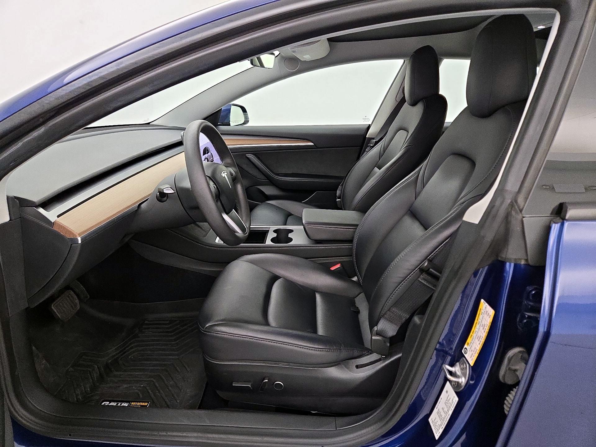 Thumbnail: 2023 Tesla Model 3 - 11