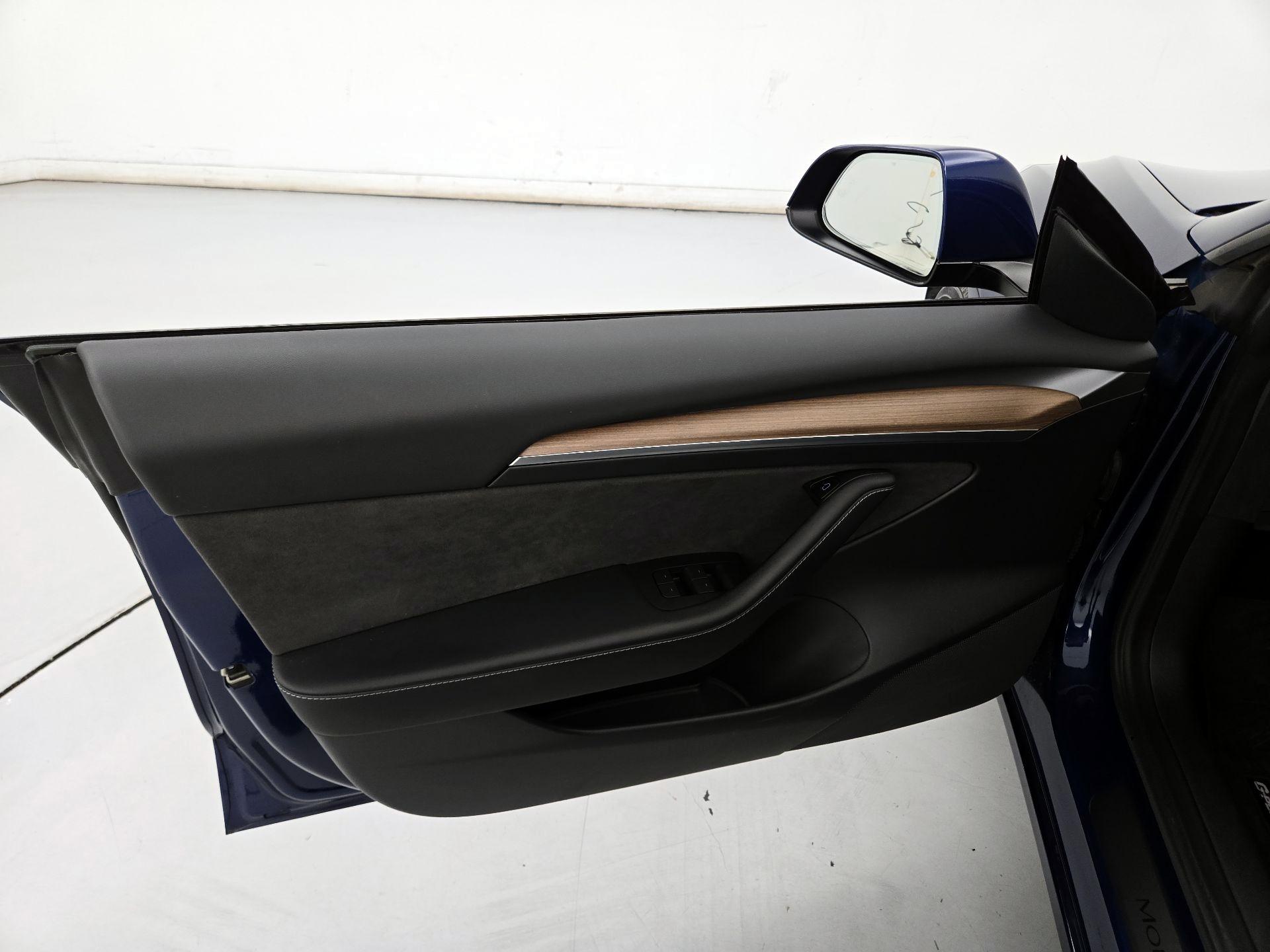 Thumbnail: 2023 Tesla Model 3 - 12