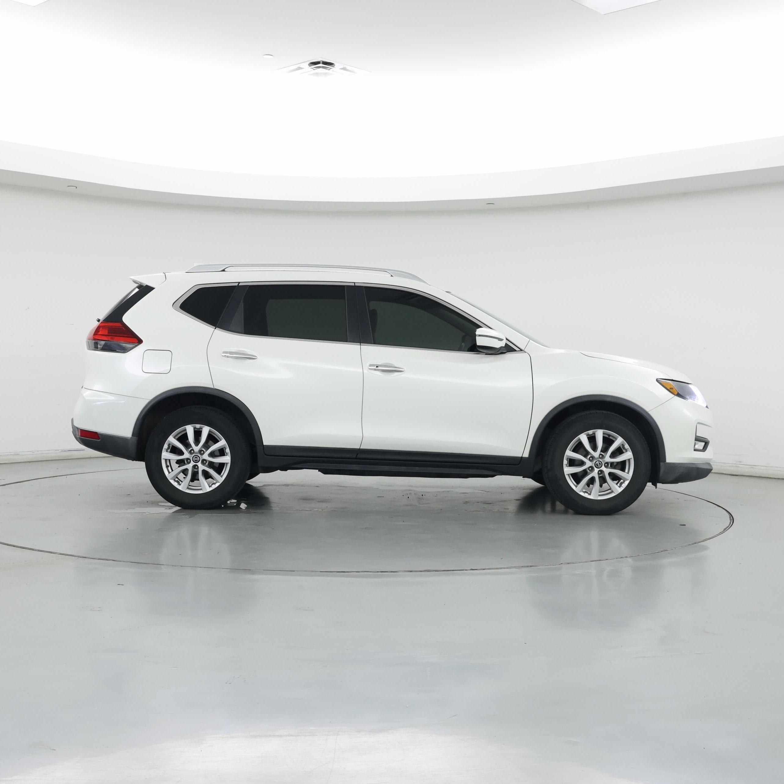 Thumbnail: 2017 Nissan Rogue - 7