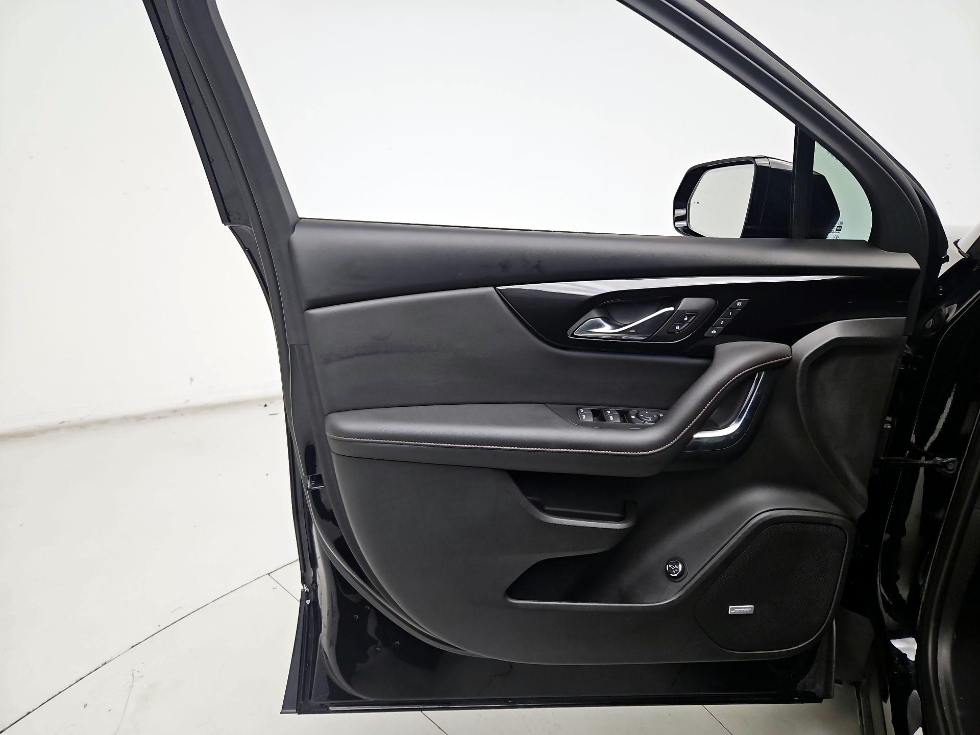 Thumbnail: 2022 Chevrolet Blazer - 12