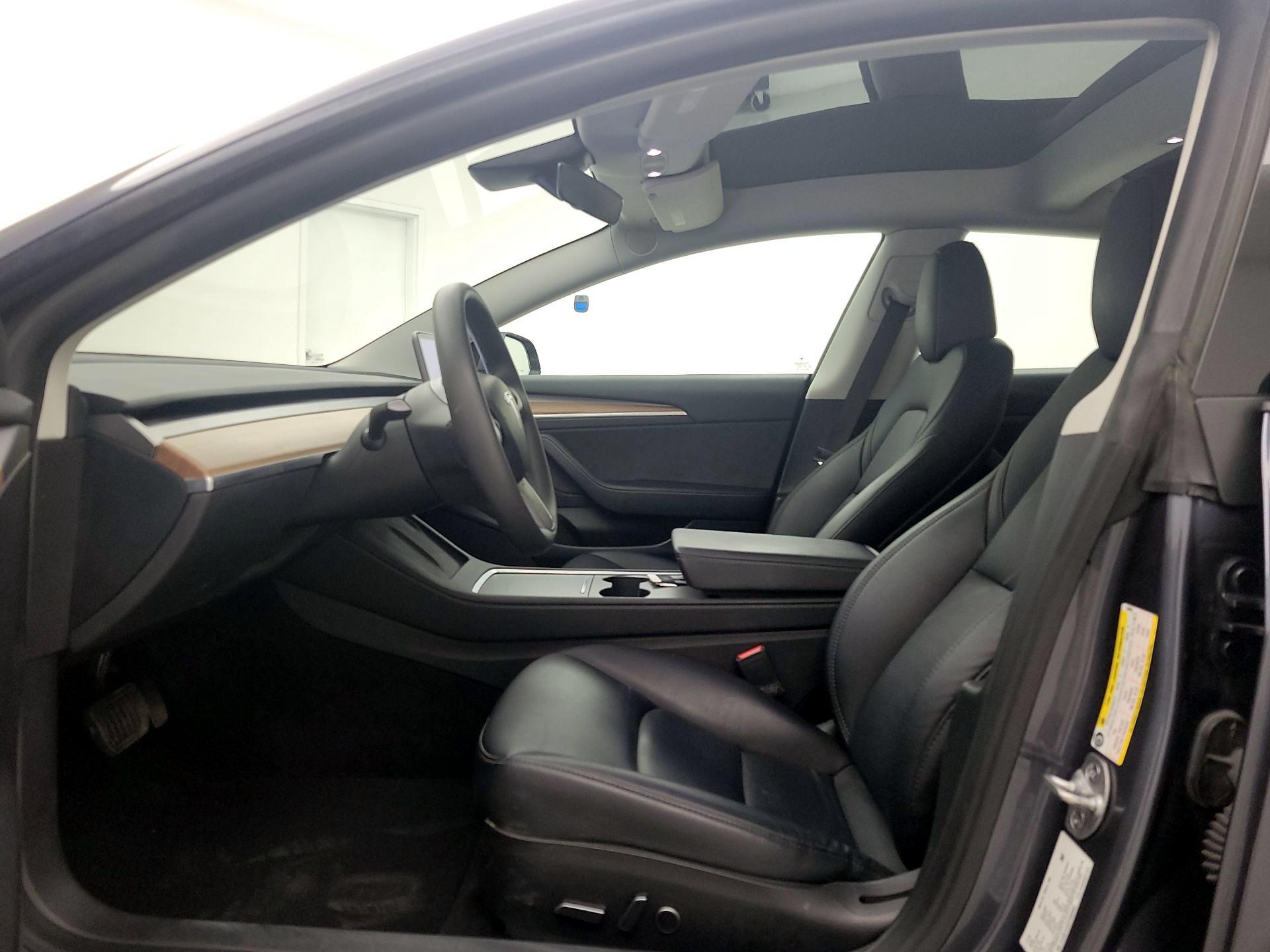 Thumbnail: 2023 Tesla Model 3 - 11