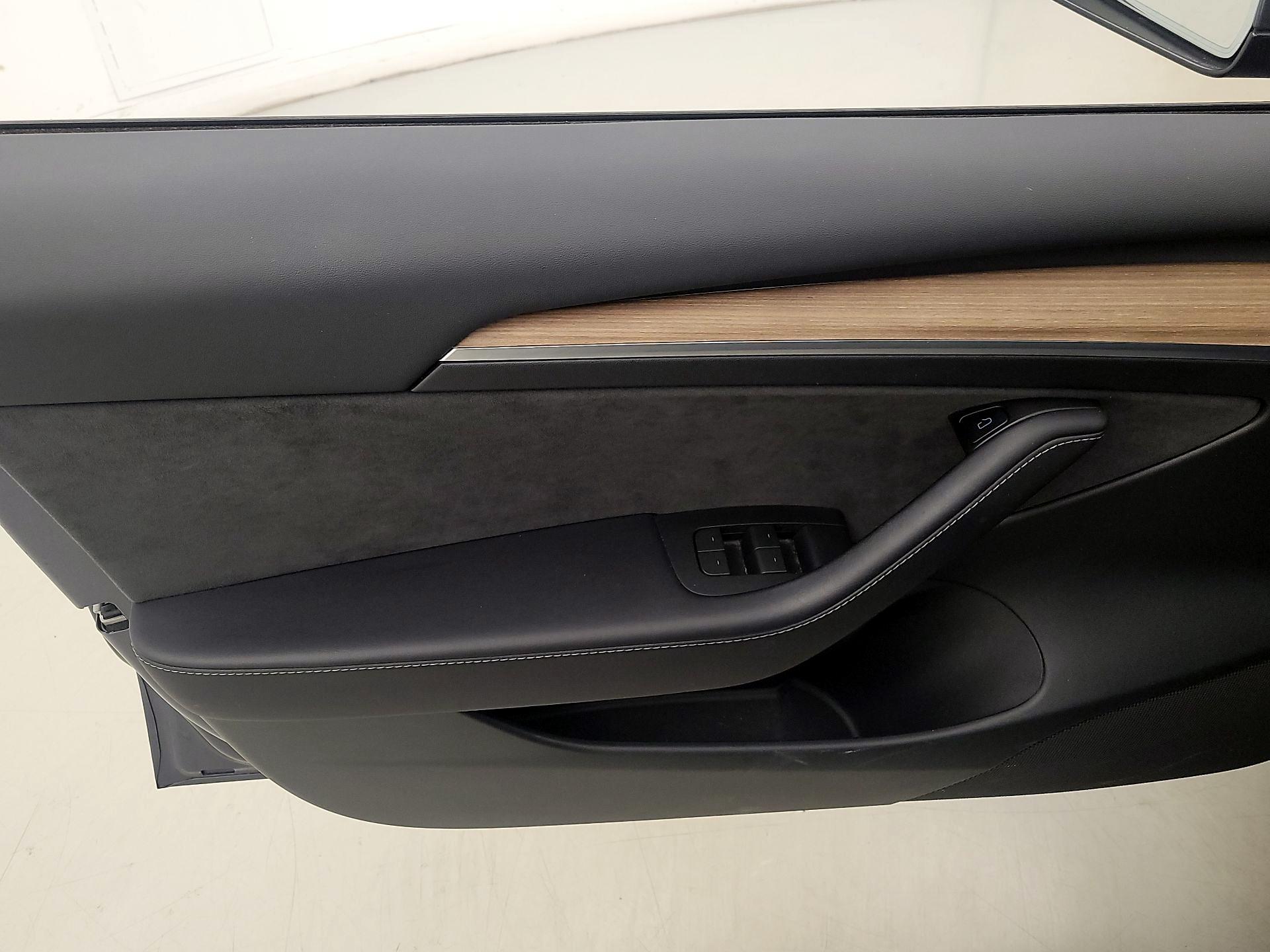 Thumbnail: 2023 Tesla Model 3 - 12
