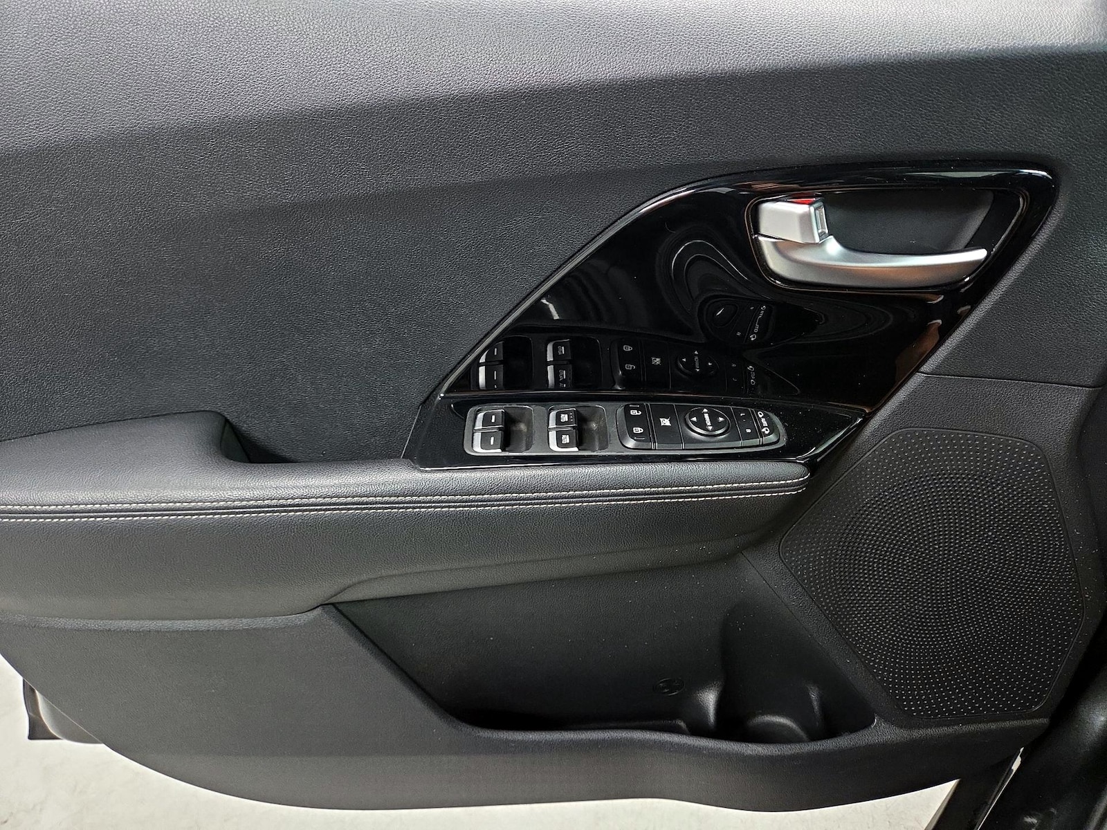 2022 Kia Niro S - Photo 11