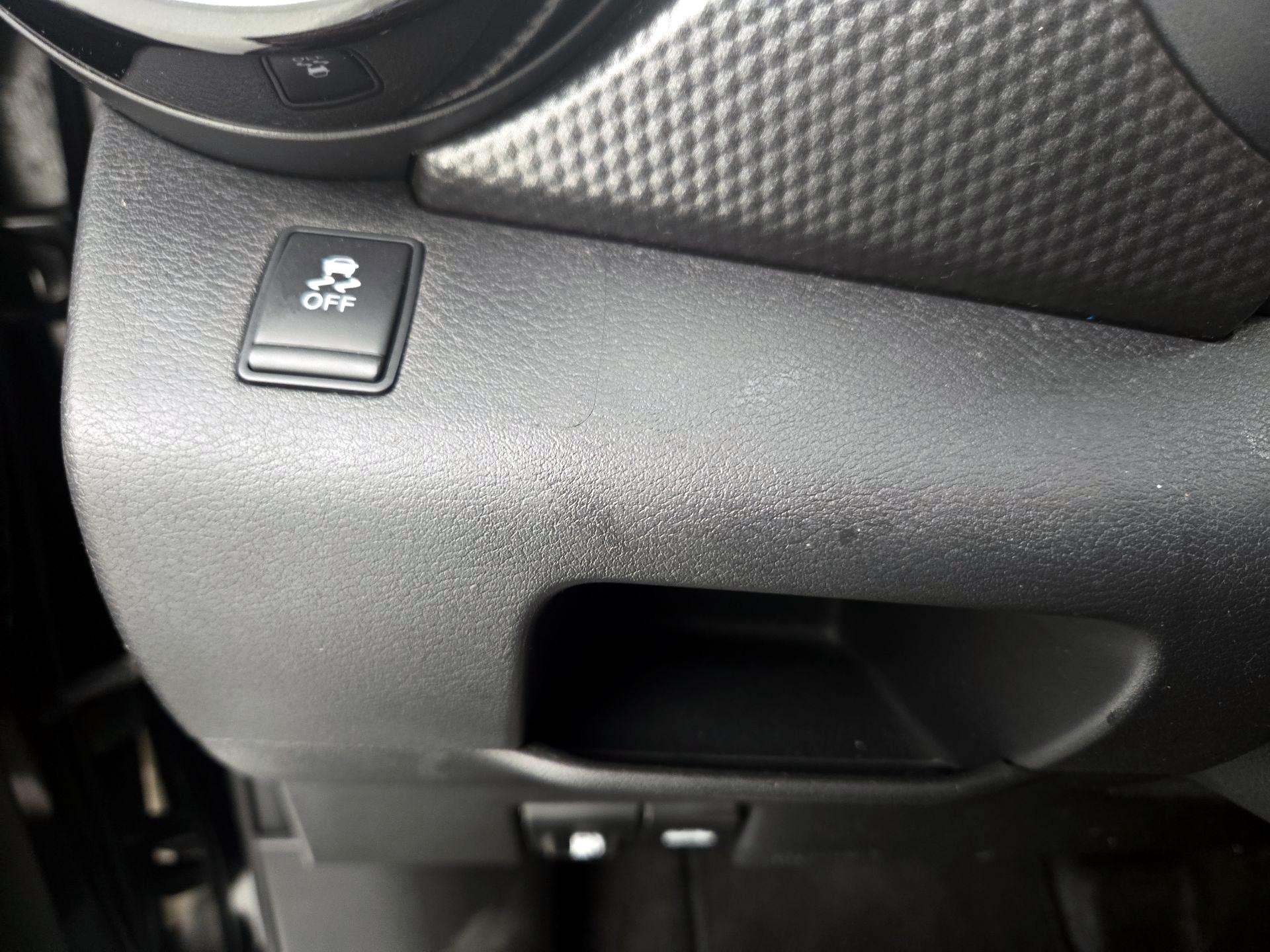 Thumbnail: 2019 Nissan Kicks - 13