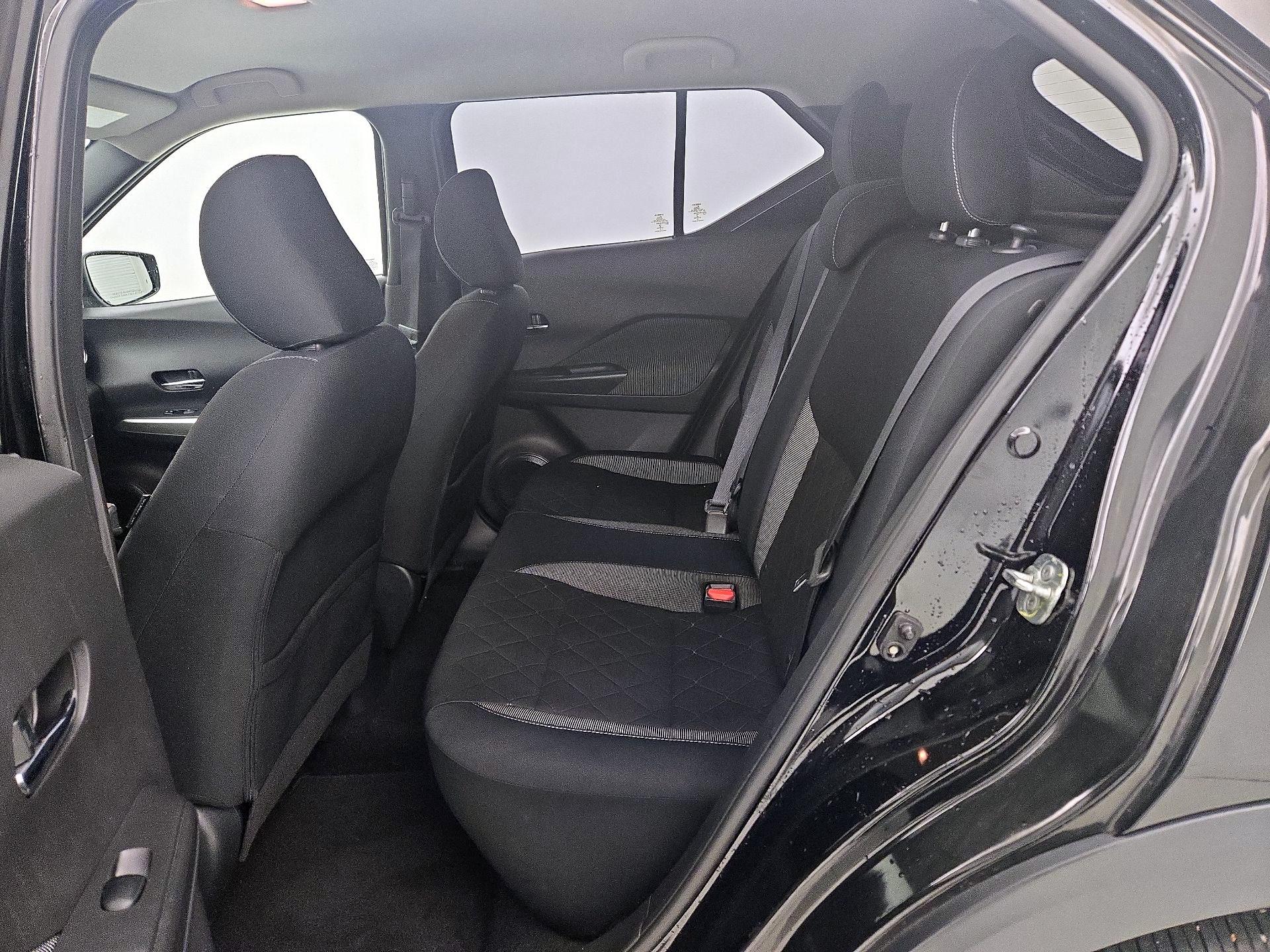 Thumbnail: 2019 Nissan Kicks - 19