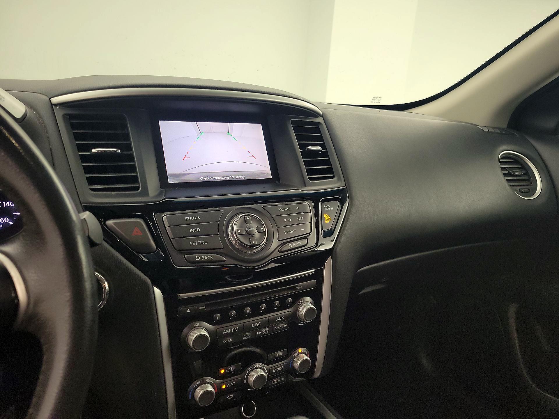 Thumbnail: 2014 Nissan Pathfinder - 14