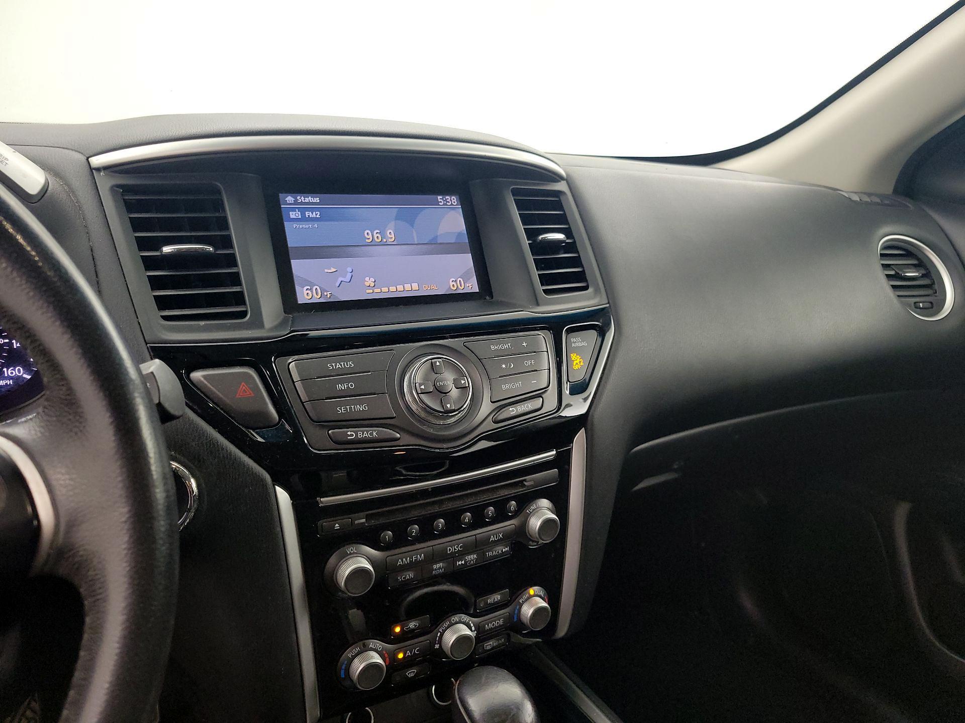 Thumbnail: 2014 Nissan Pathfinder - 15