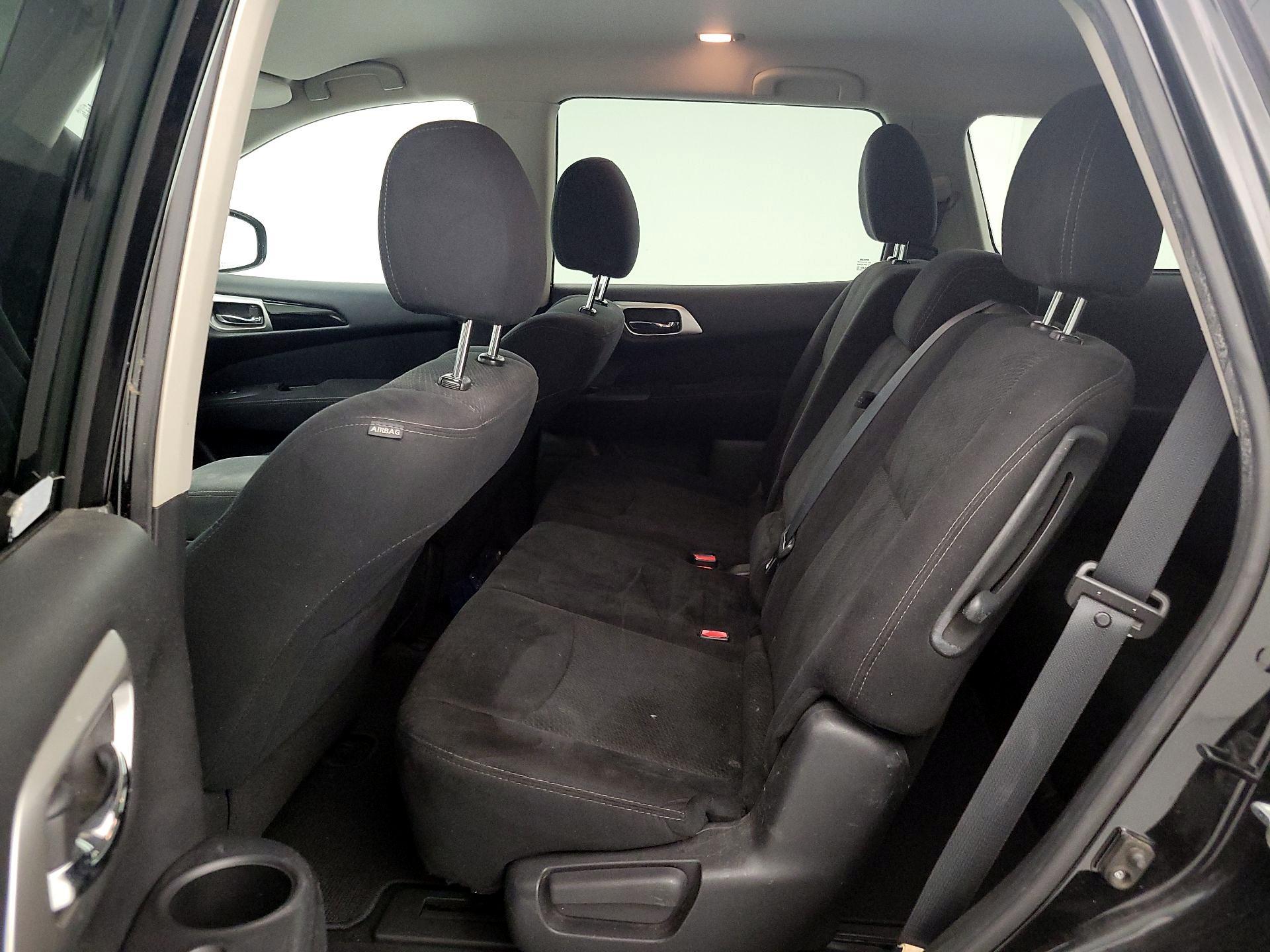 Thumbnail: 2014 Nissan Pathfinder - 19