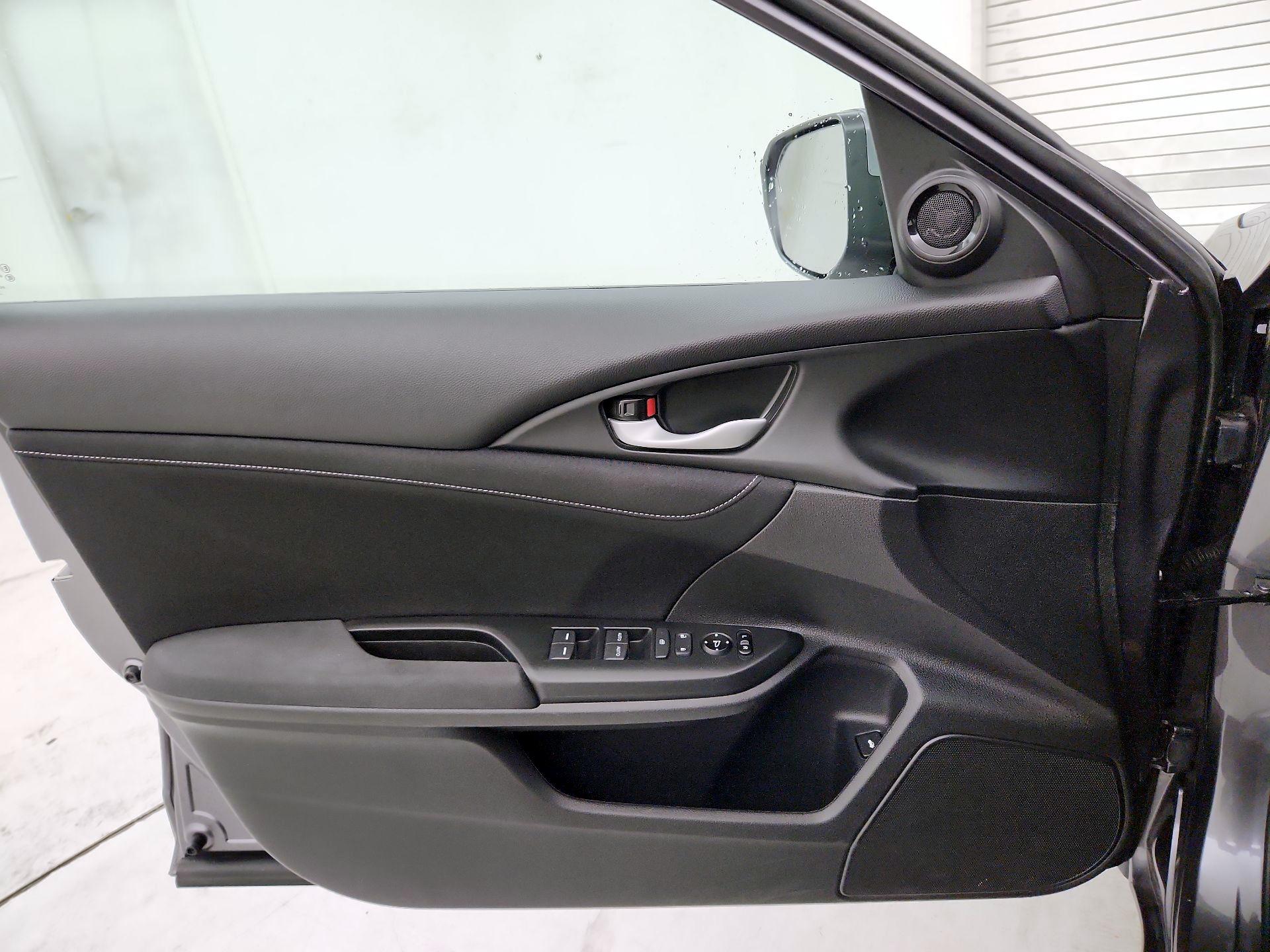 Thumbnail: 2021 Honda Insight - 12